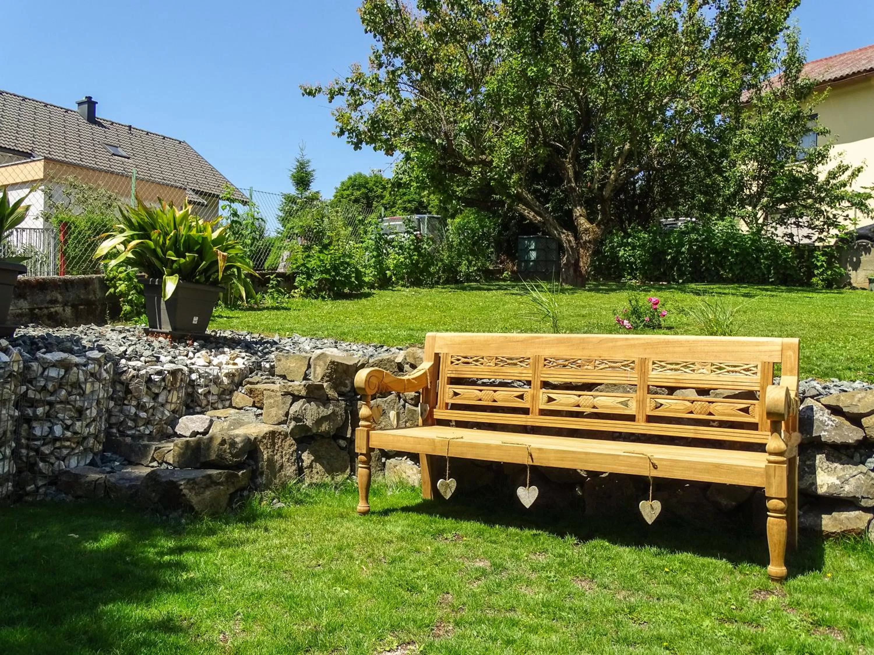 Garden in Bed and Breakfast Mittelkärnten