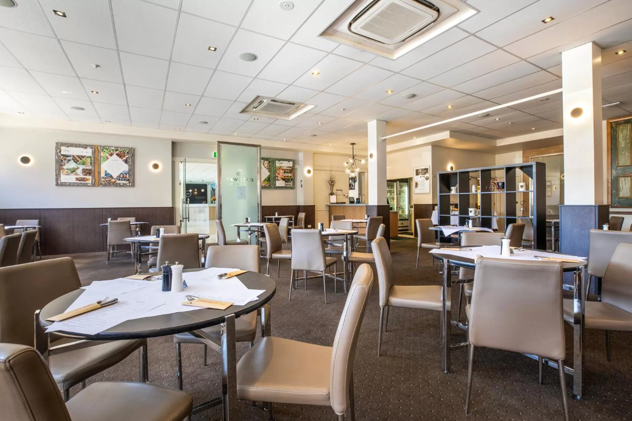 Restaurant/places to eat in Nightelier Devonport Gateway Hotel