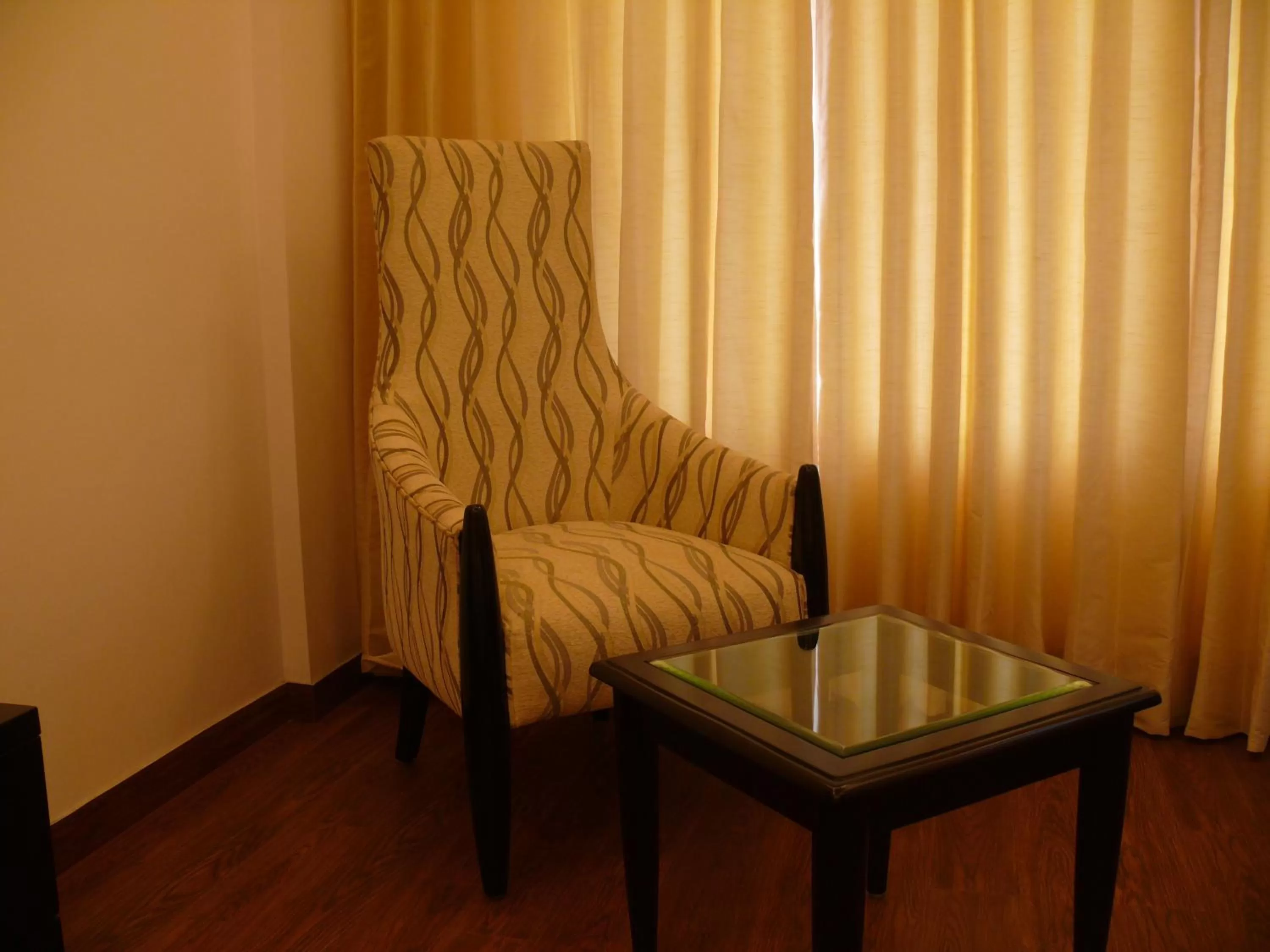 Seating area in Ramada Jamshedpur Bistupur
