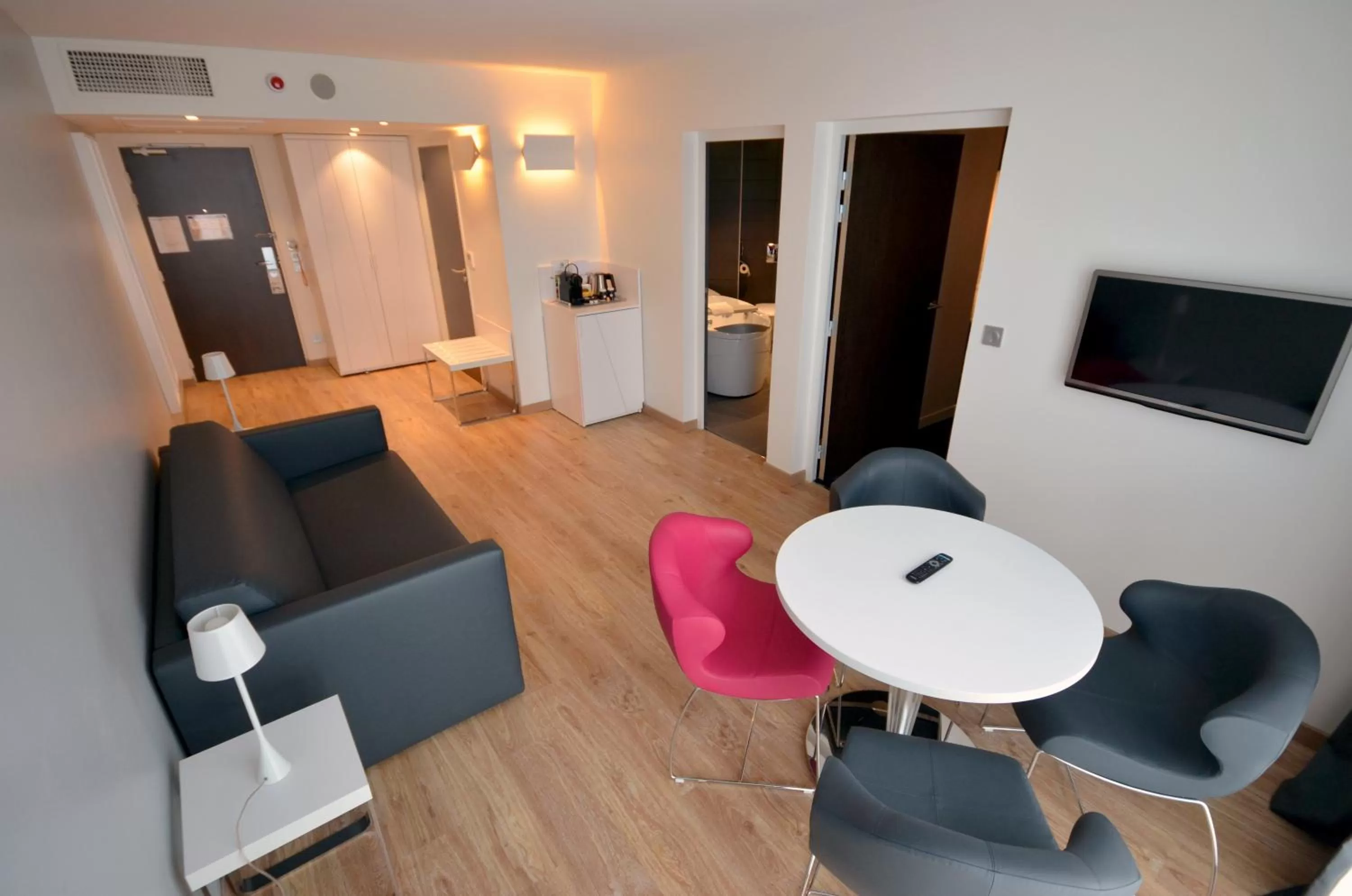 Bedroom in Holiday Inn Dijon Toison D'or by IHG