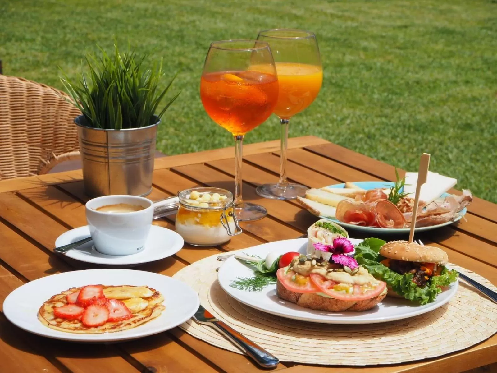 Food and drinks in Hotel Rural Ohana