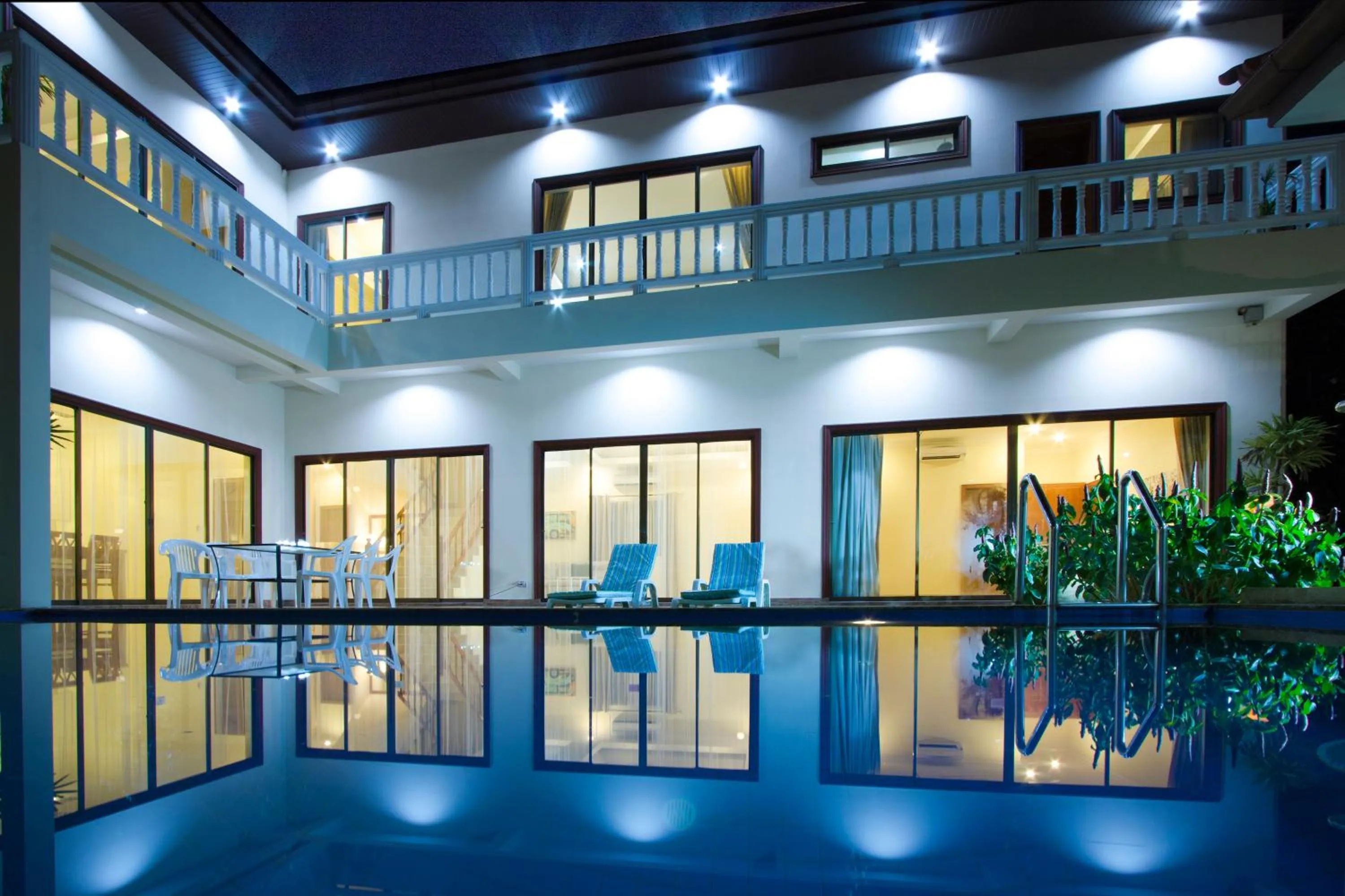 Swimming pool in Avoca Pool Villas