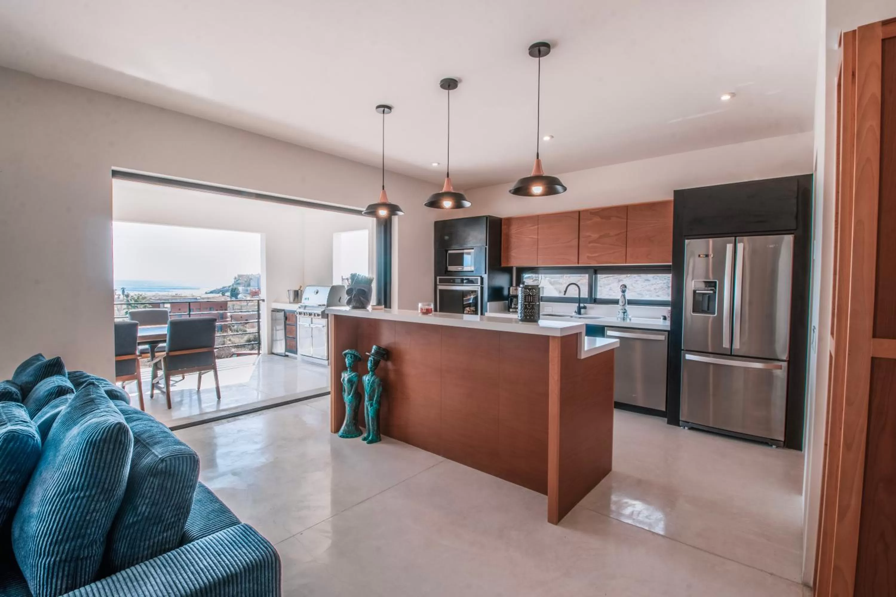 Kitchen or kitchenette, Kitchen/Kitchenette in Cerritos Surf Residences