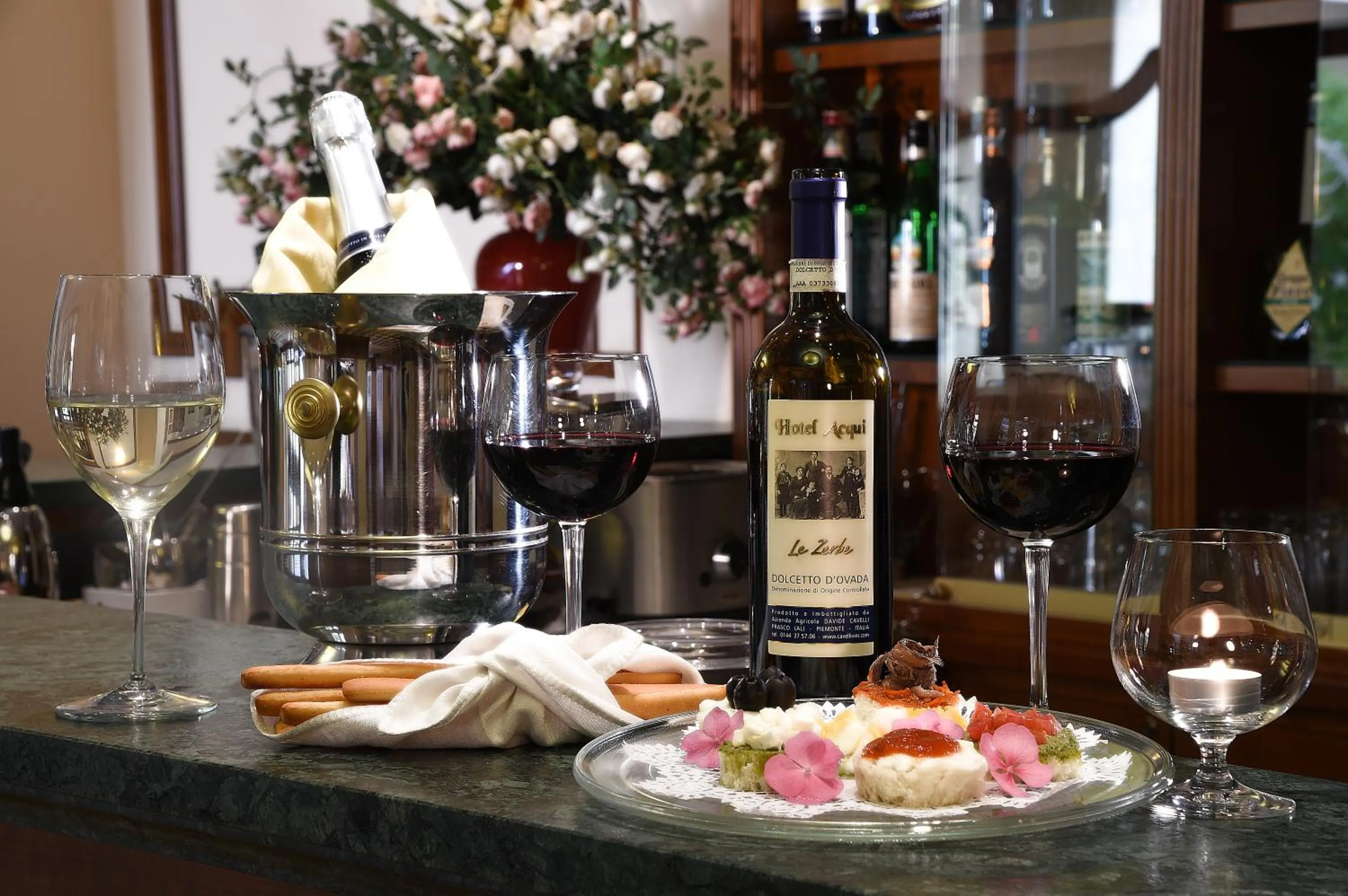 Lounge or bar in Hotel Acqui & Centro Benessere