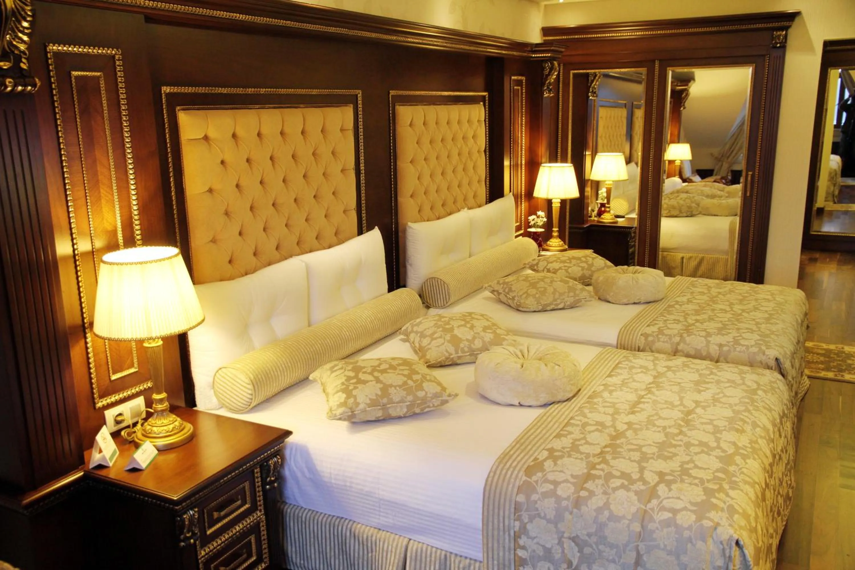 children, Bed in Buyuk Abant Hotel