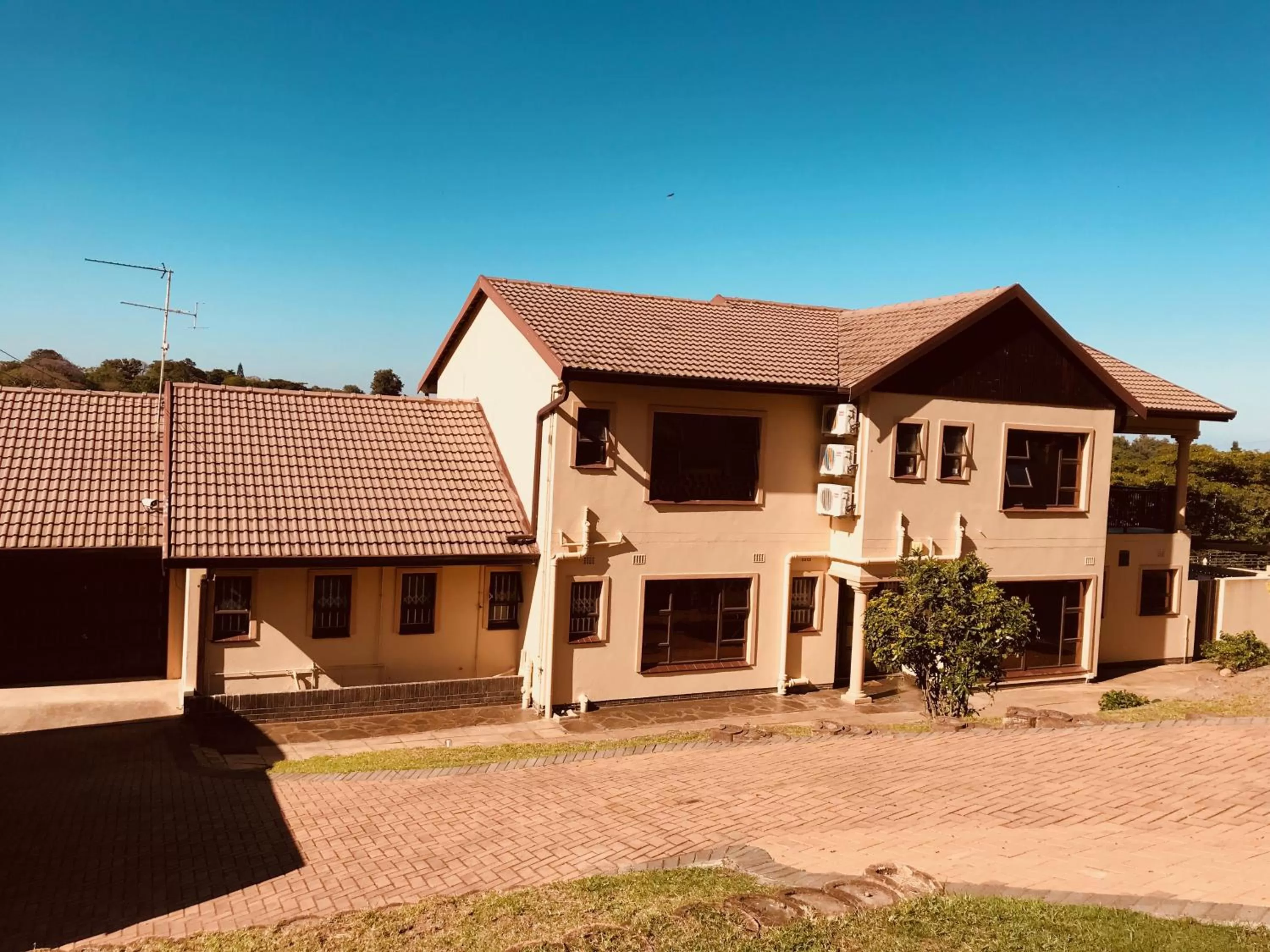 Jay and Bee Guesthouse