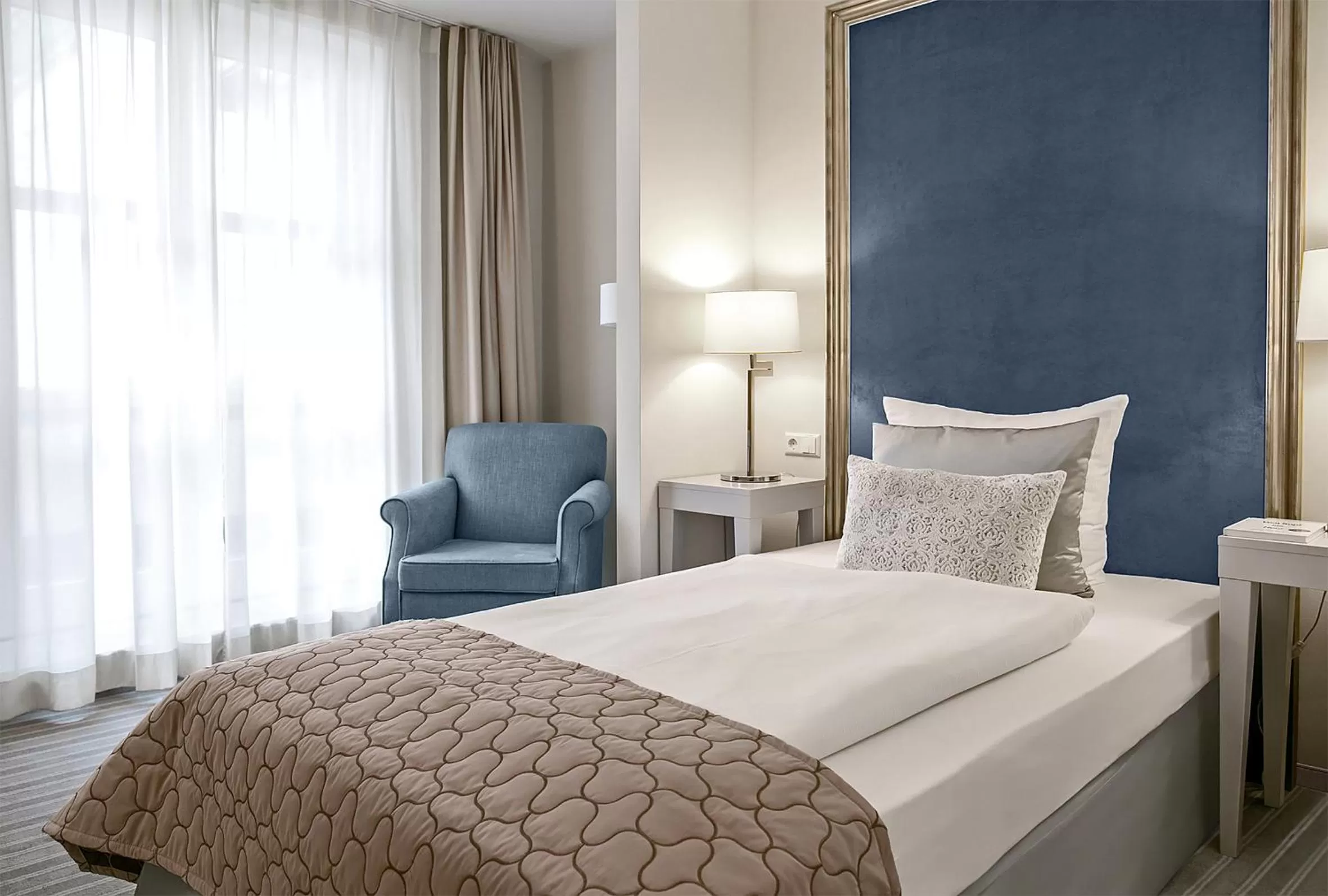 Bedroom, Bed in Dorint Parkhotel Meißen