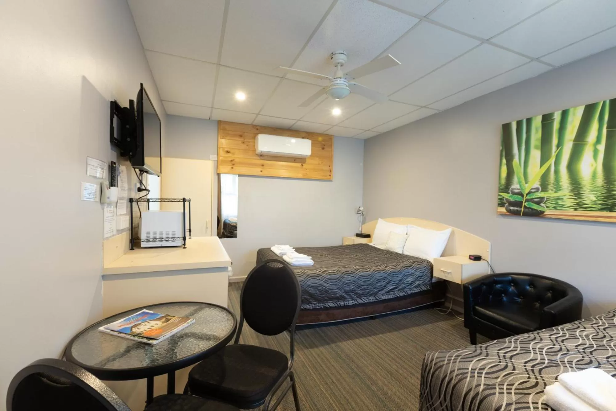 Bed in Mittagong Motel