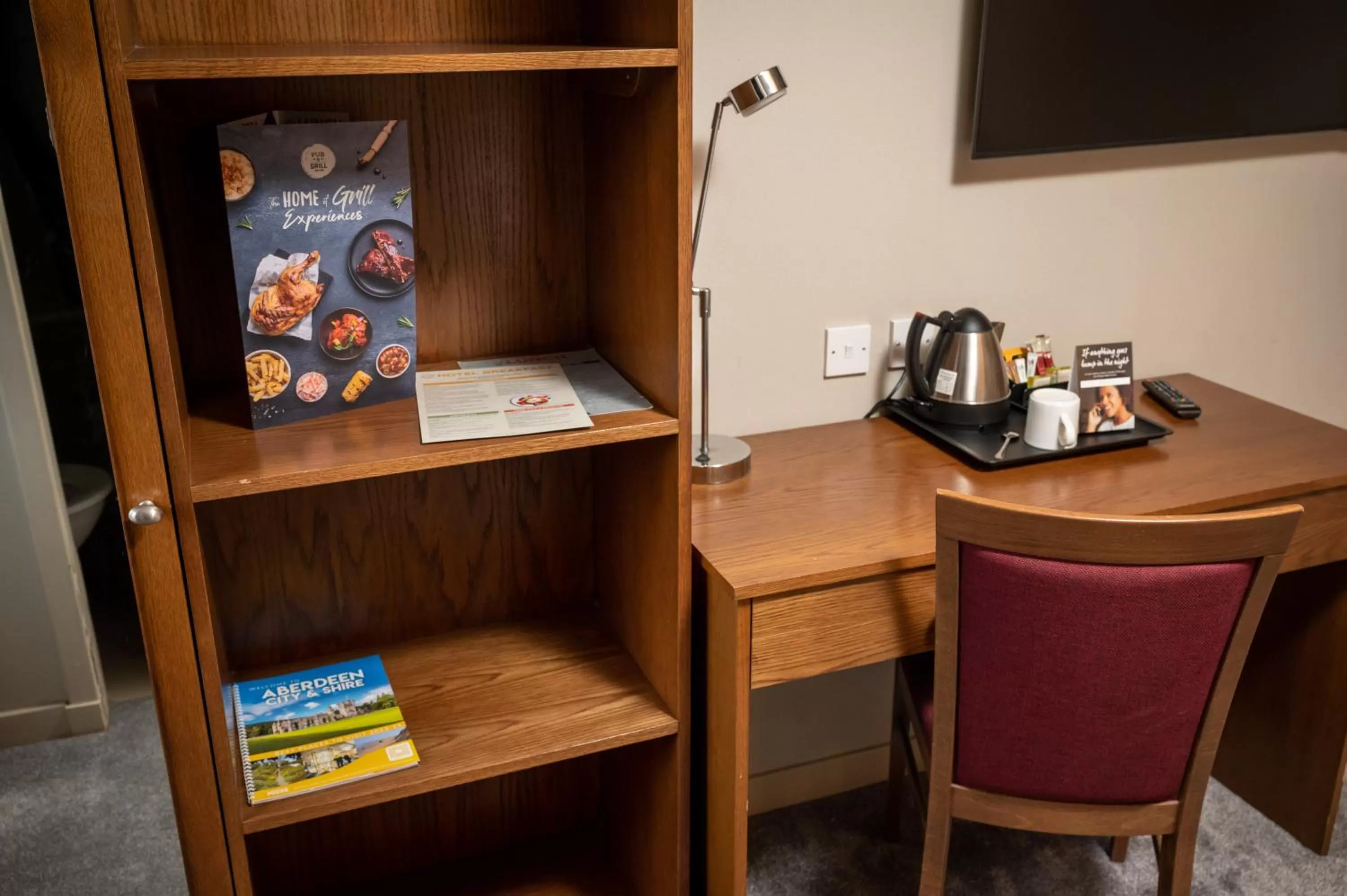 Coffee/tea facilities in Wellington Hotel by Greene King Inns