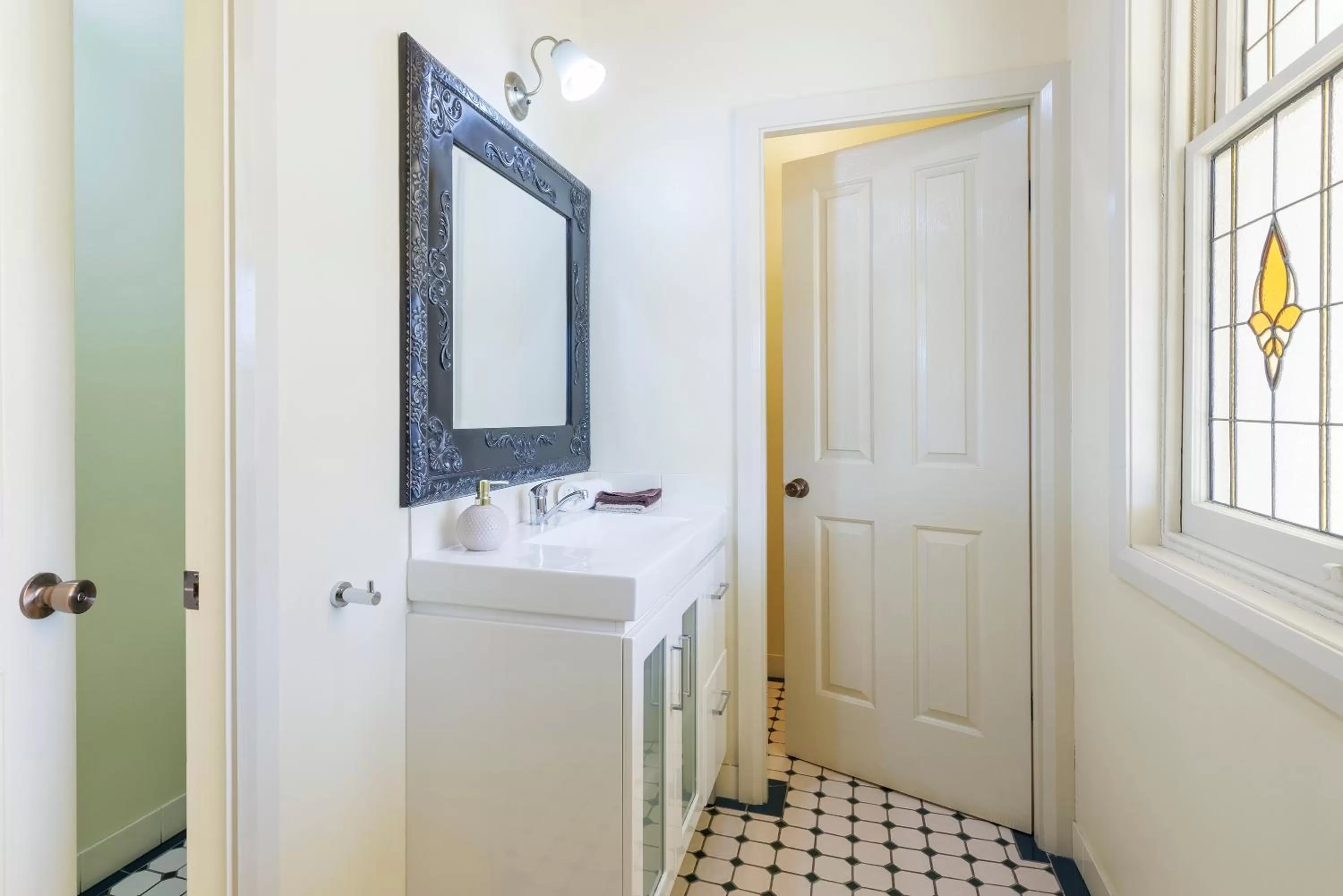 Bathroom in Black Gold Motel