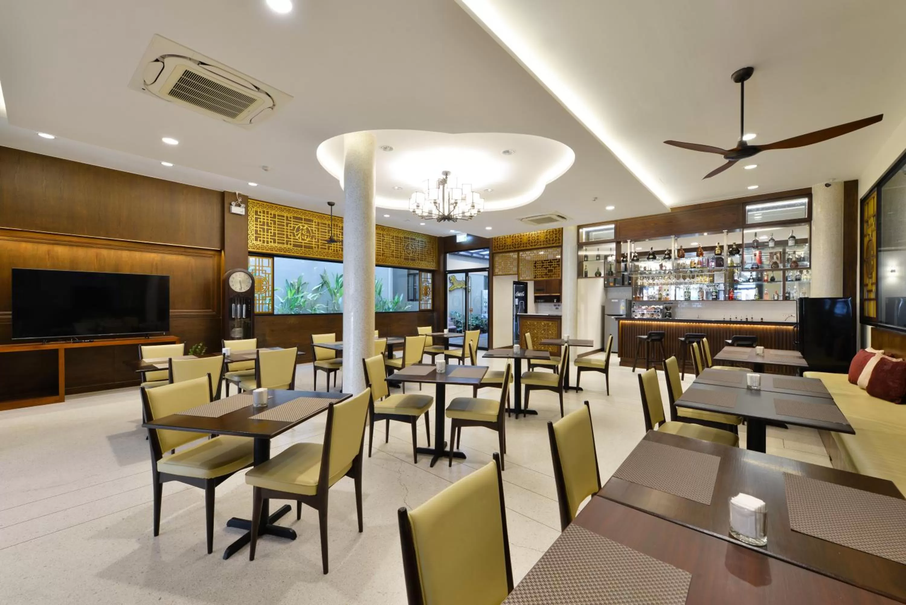 Restaurant/places to eat in Oldthaiheng Hotel
