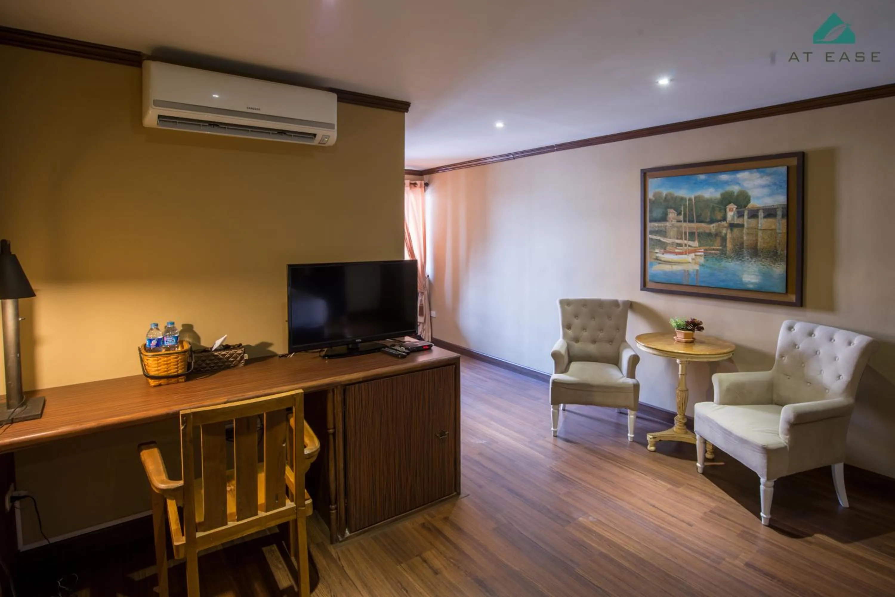 TV and multimedia in At Ease Bijou