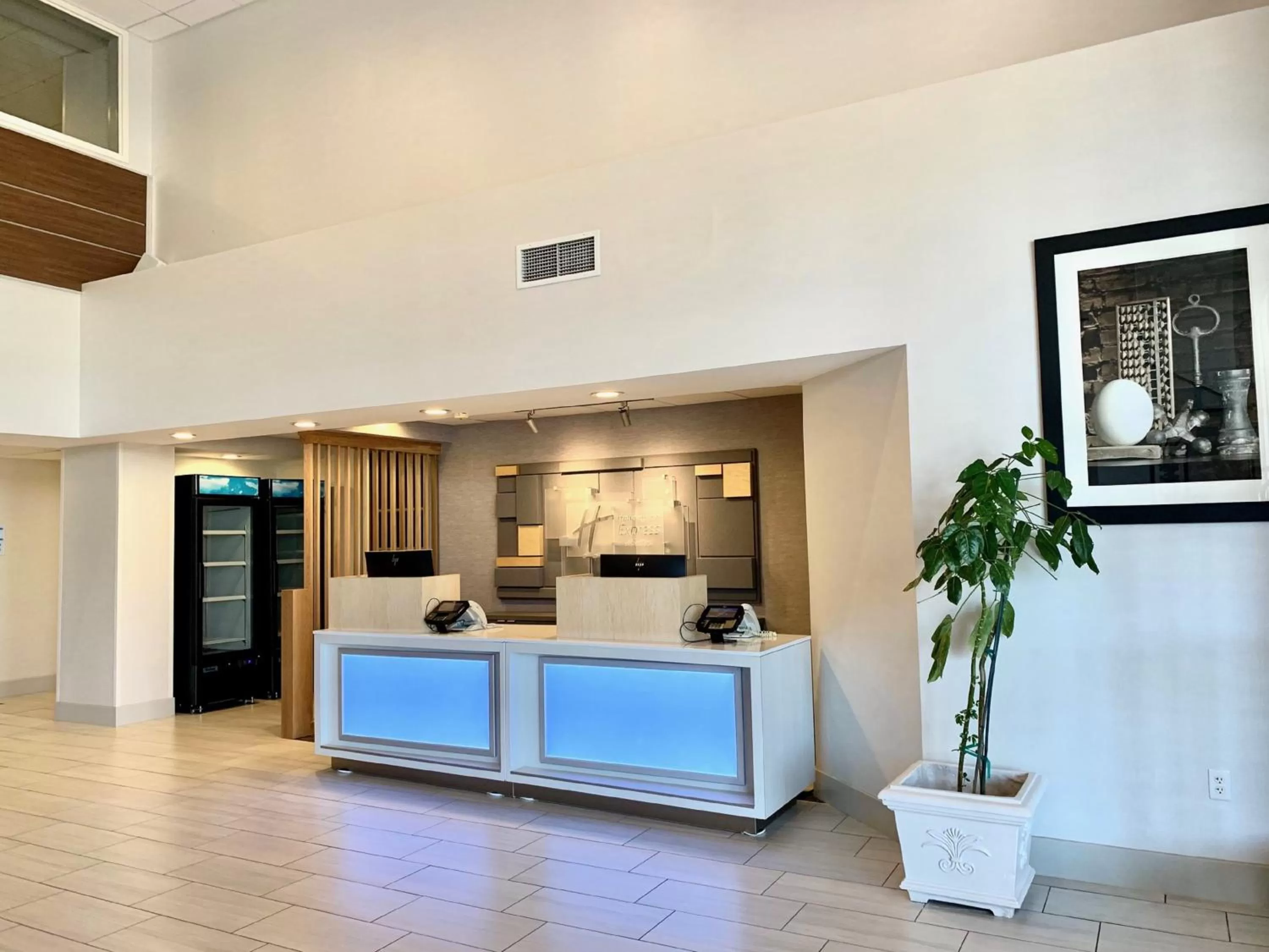 Property building in Holiday Inn Express & Suites Tracy by IHG