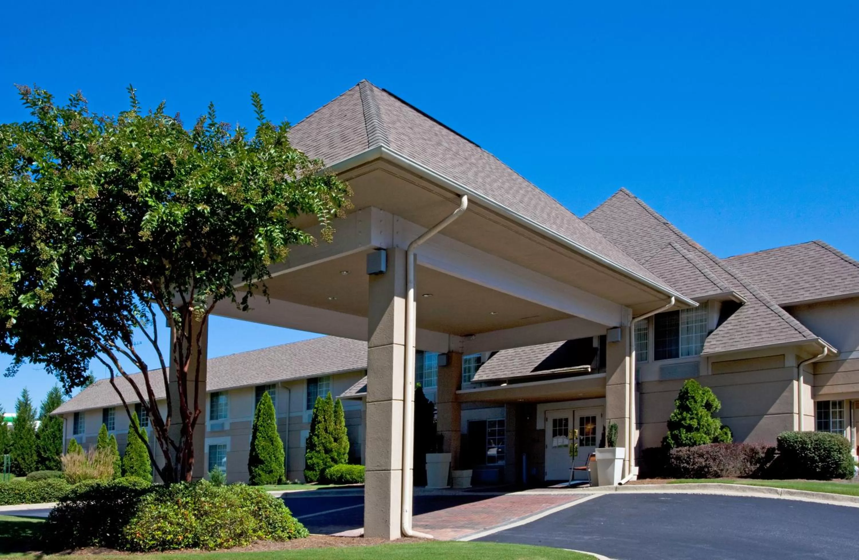 Facade/entrance in Baymont Inn & Suites Braselton