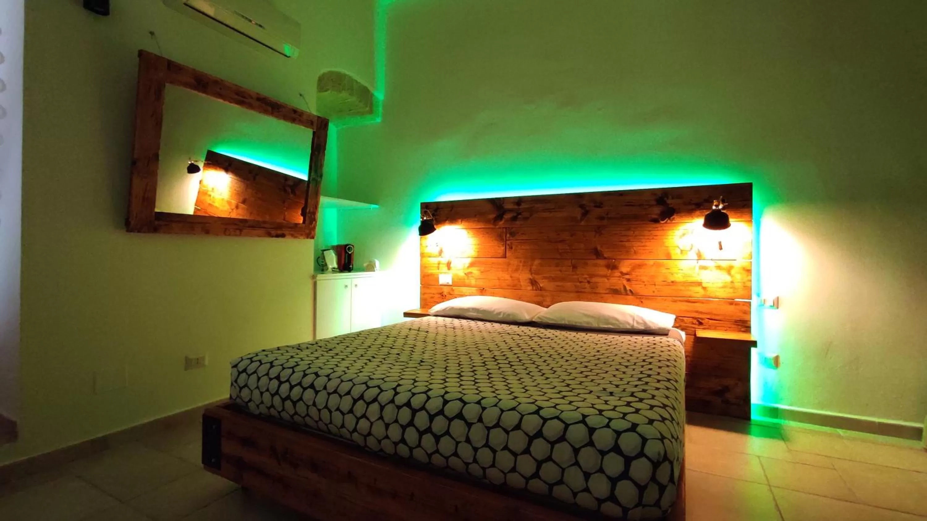 Photo of the whole room, Bed in ''B&B Santa Rita Corato fitta camere''