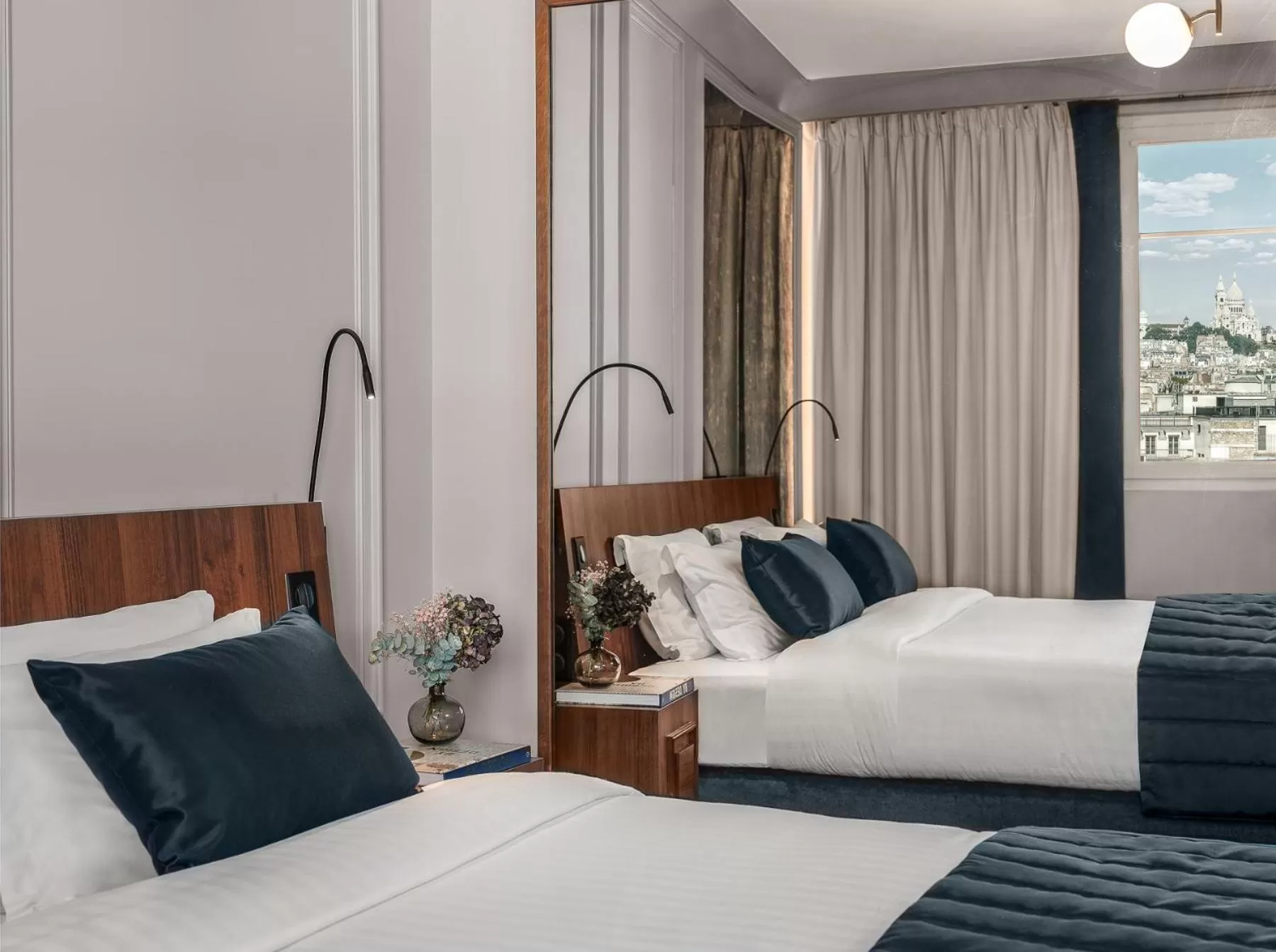 Landmark view, Bed in M Social Hotel Paris Opera