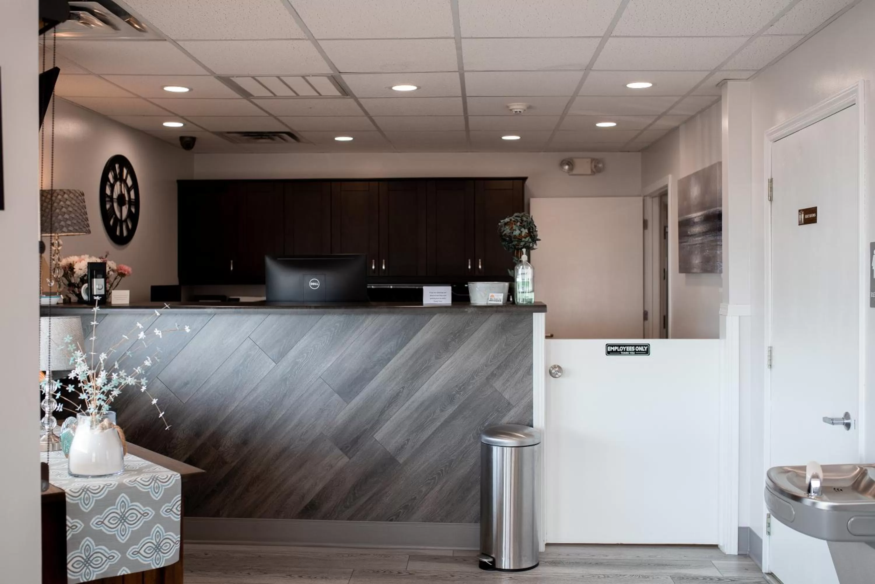 Lobby or reception in West Bank Inn