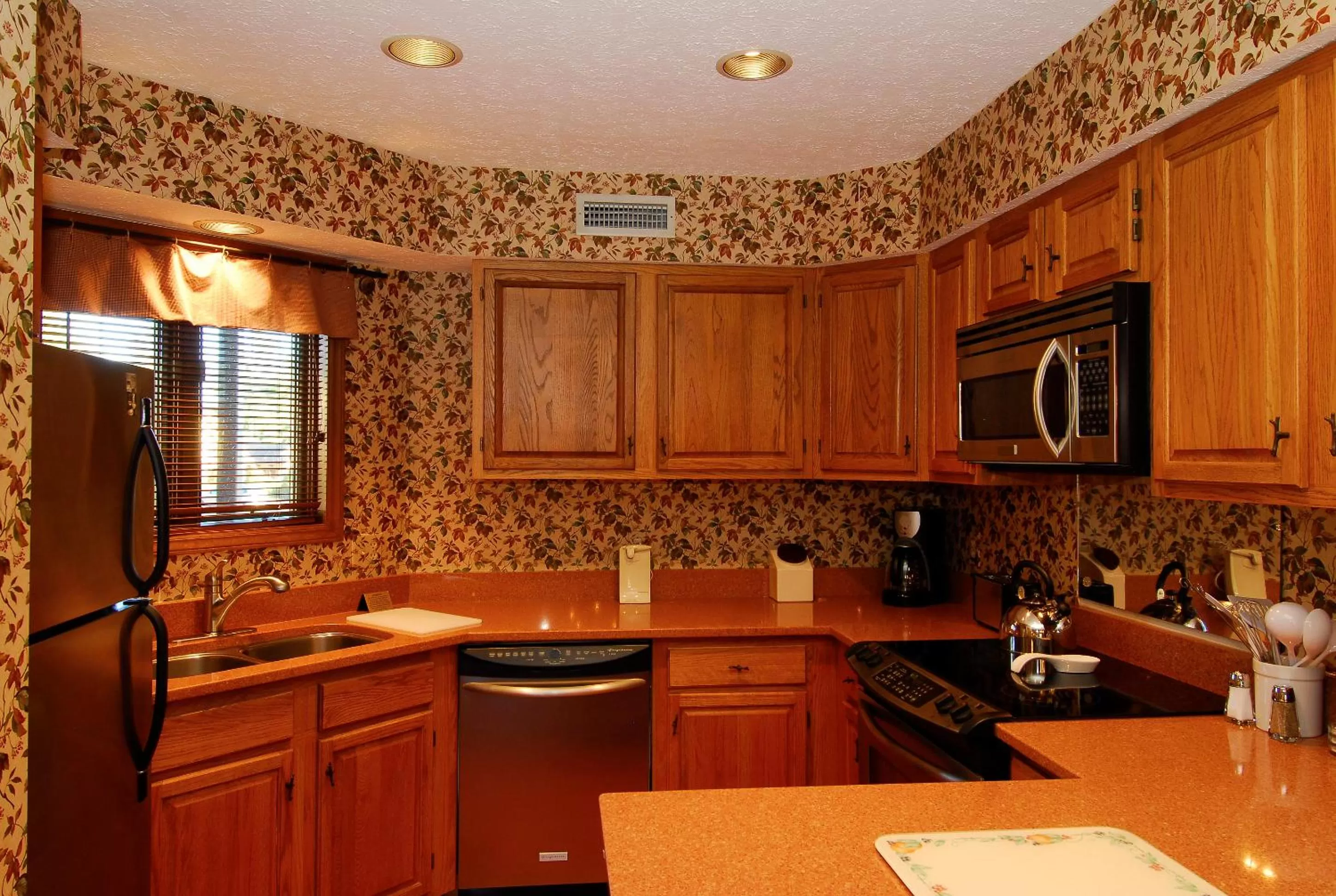 Kitchen or kitchenette in Chetola Resort Condominiums