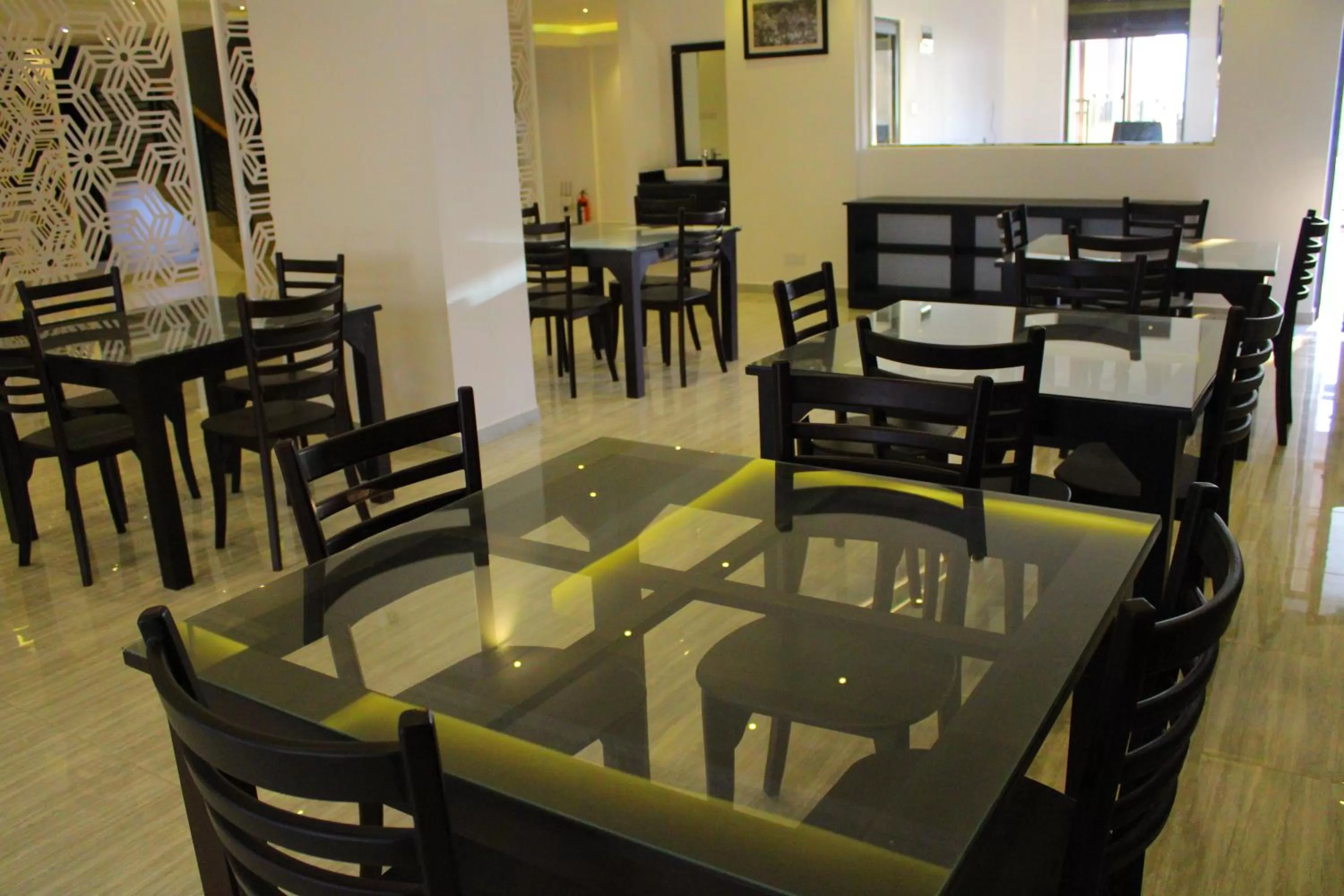 Restaurant/places to eat in Sky Gate kandy