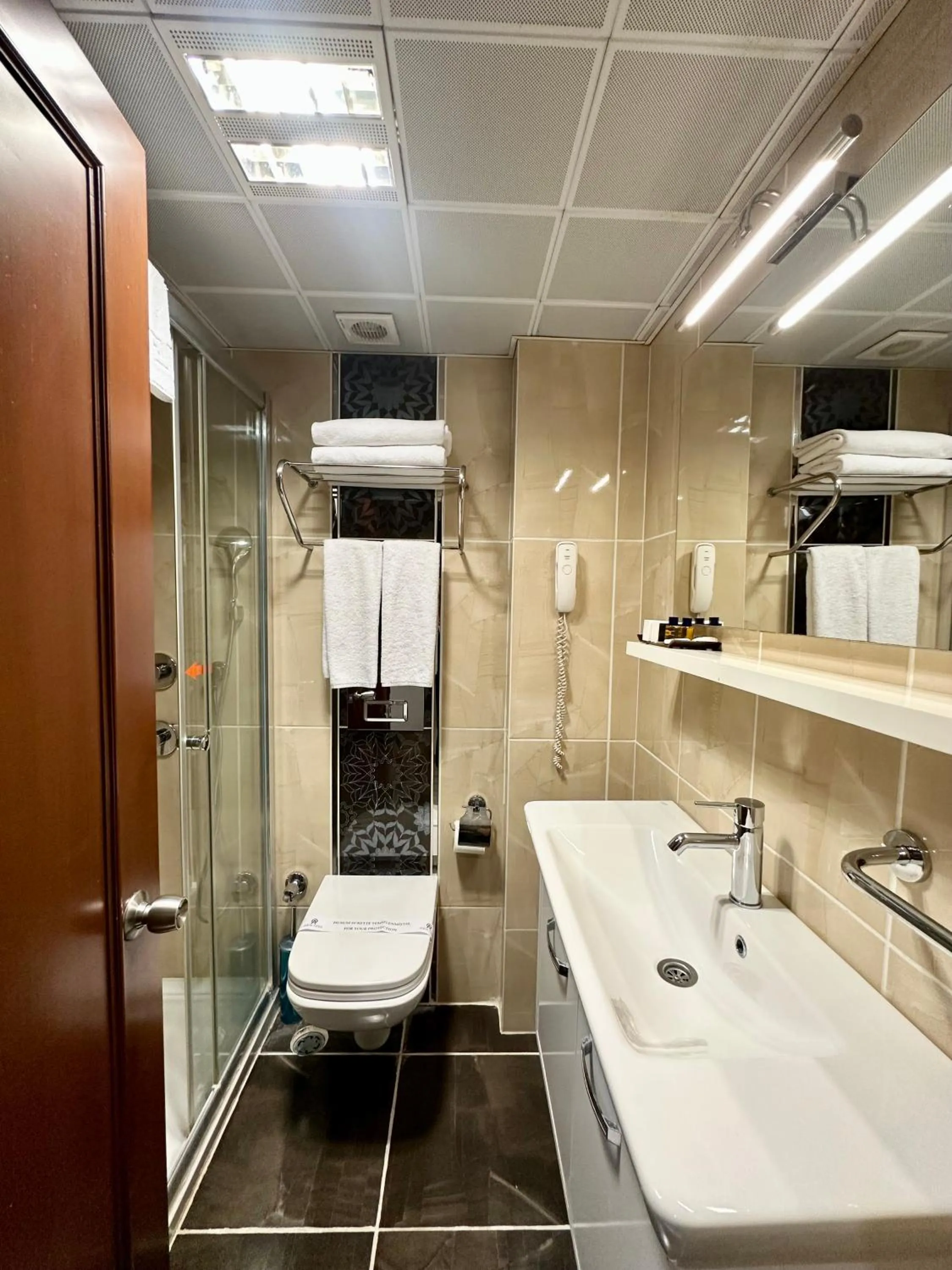 Shower in Askoc Hotel & SPA