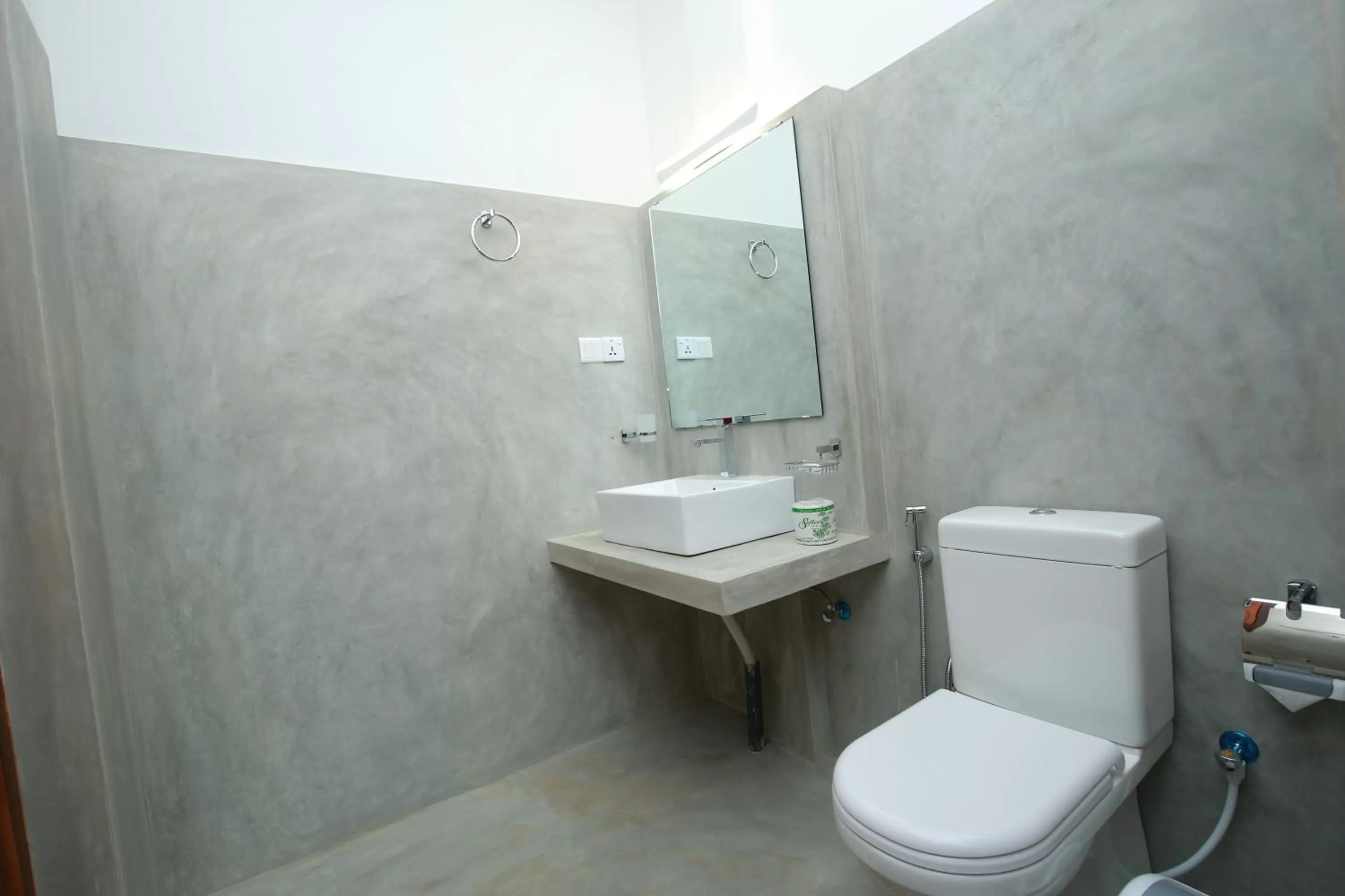 Toilet, Bathroom in The Chillout Ella