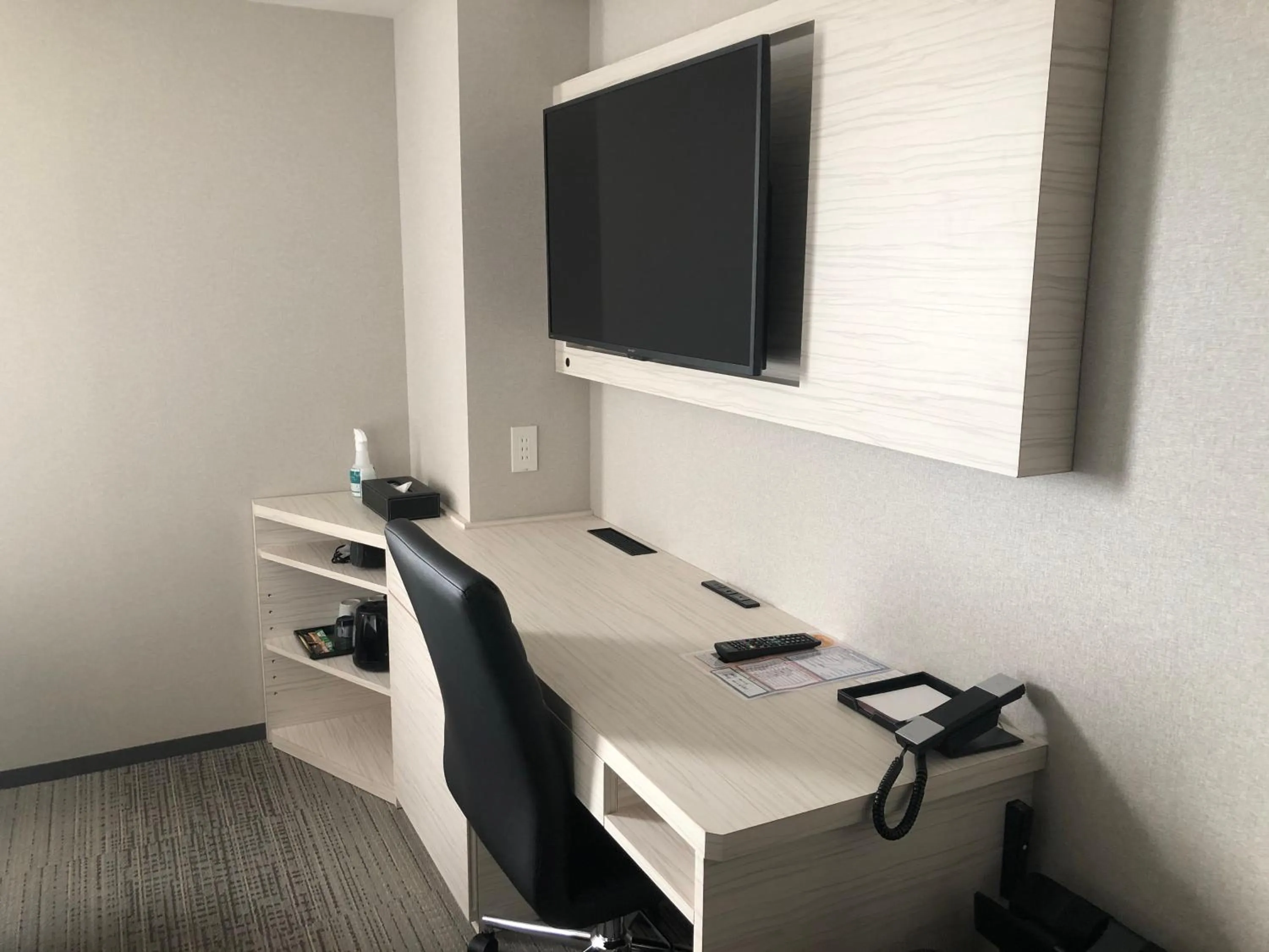 Photo of the whole room in Hotel Emisia Tokyo Tachikawa