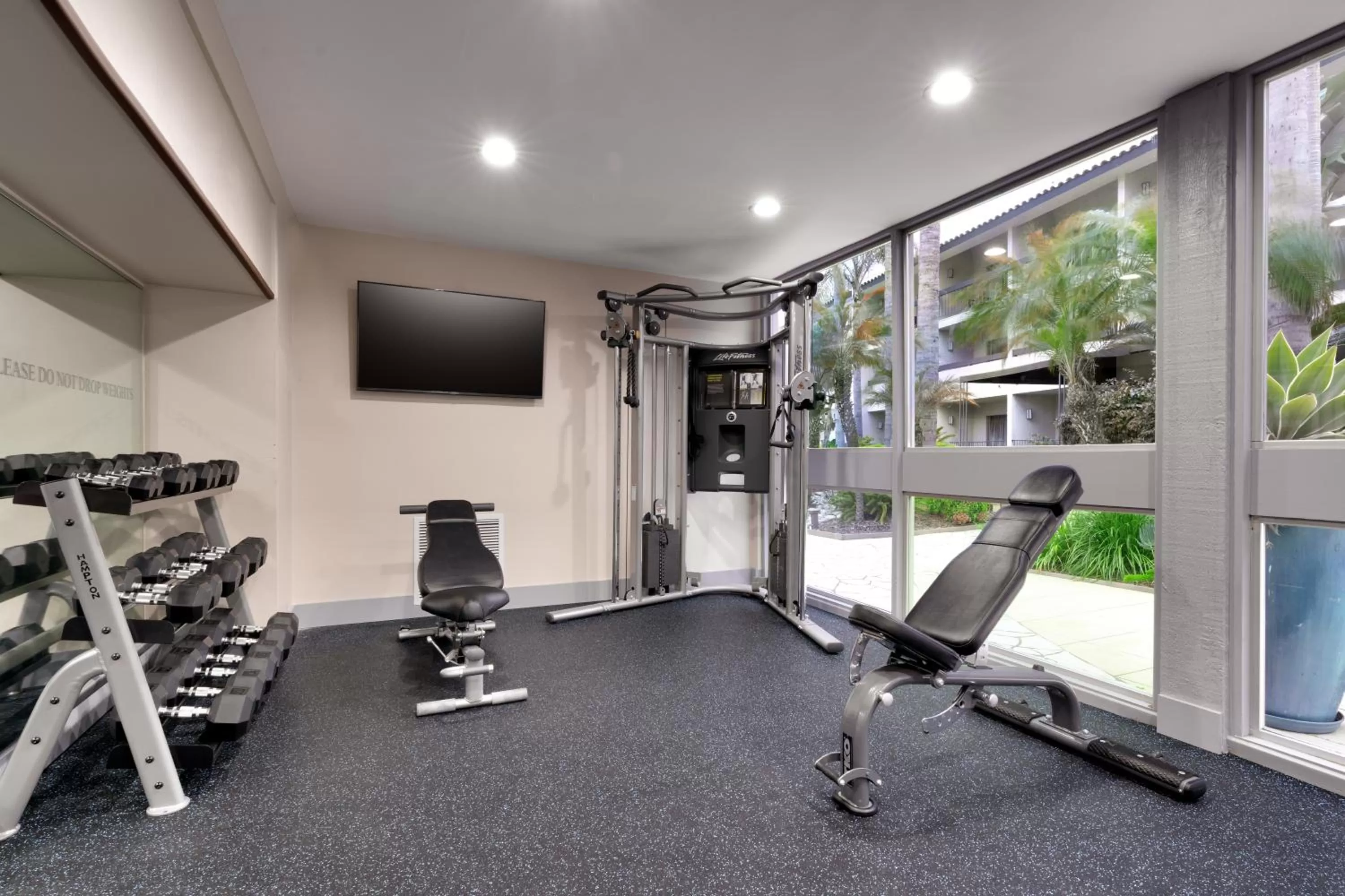 Fitness centre/facilities in Atrium Hotel Orange County