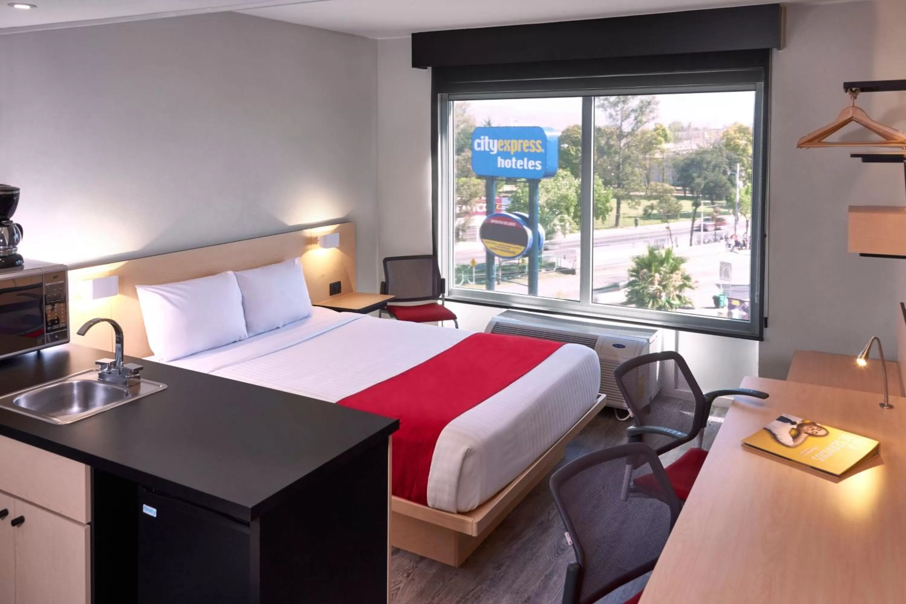 Bedroom, Bed in City Express by Marriott Leon