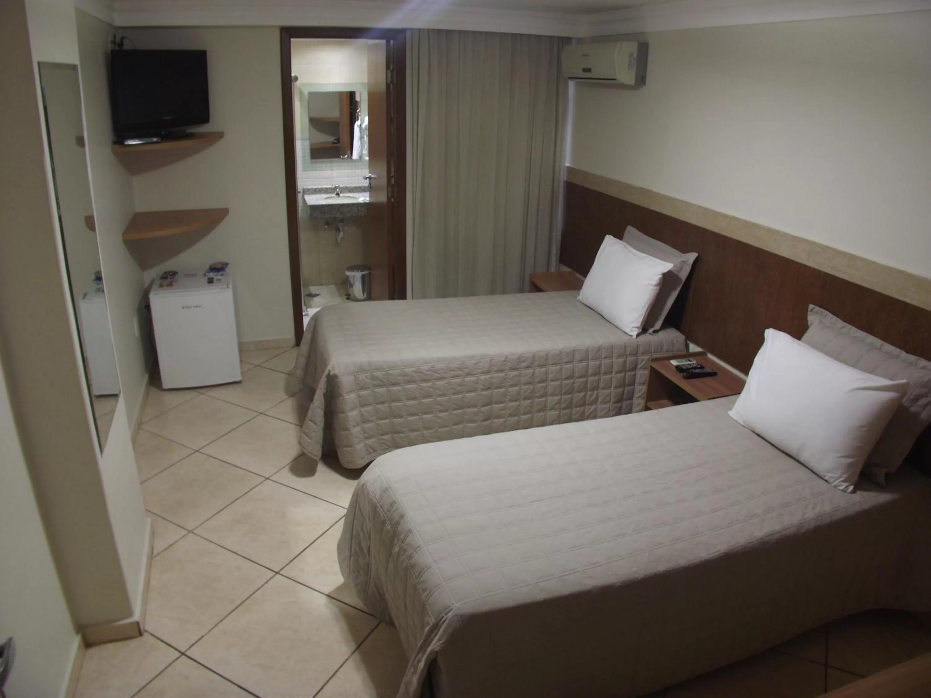 Bedroom, Room Photo in Alfa Plaza Hotel