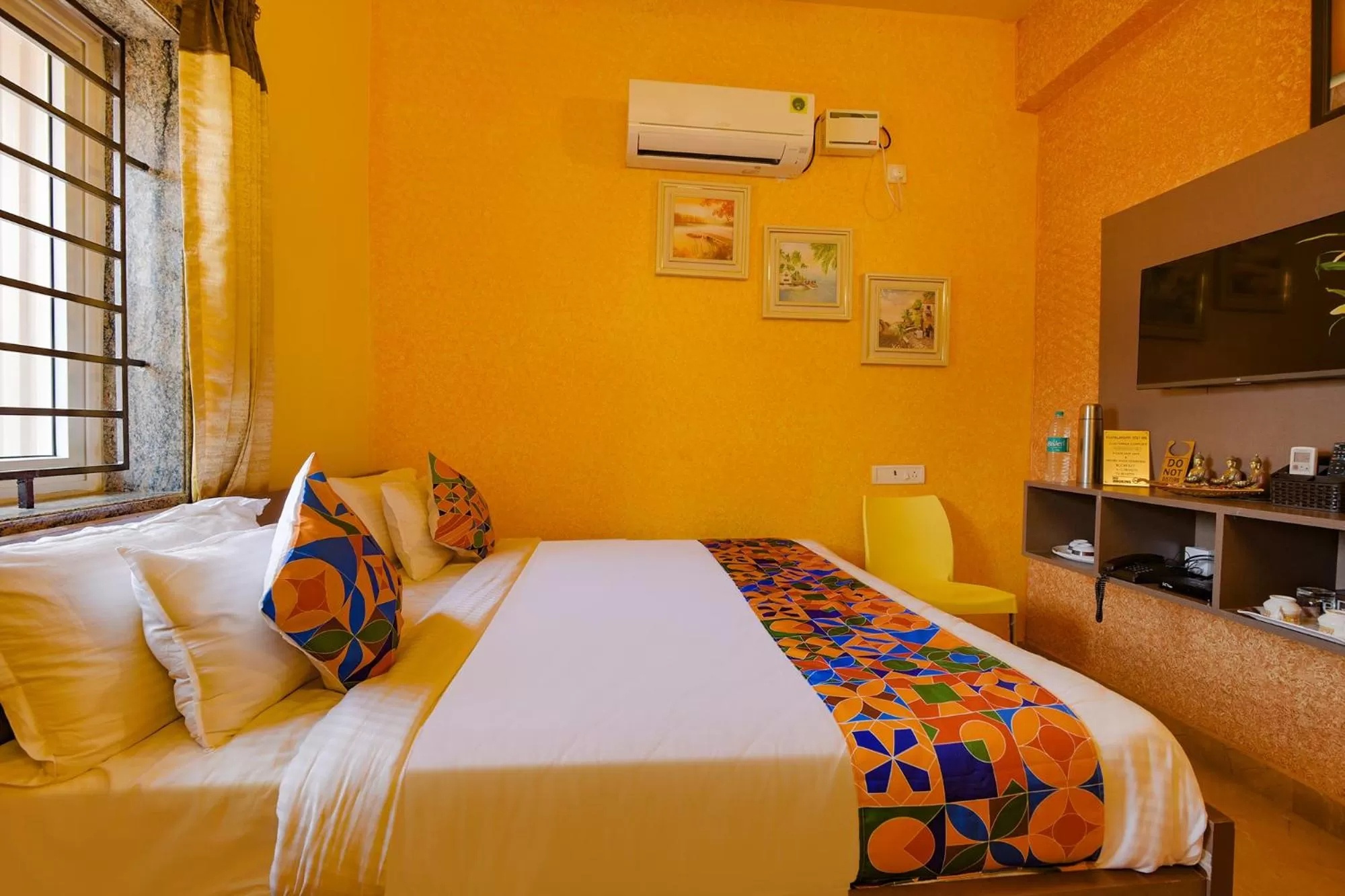 Bed in FabHotel Vijaylakshmi Stay Inn - Nr Chennai International Airport