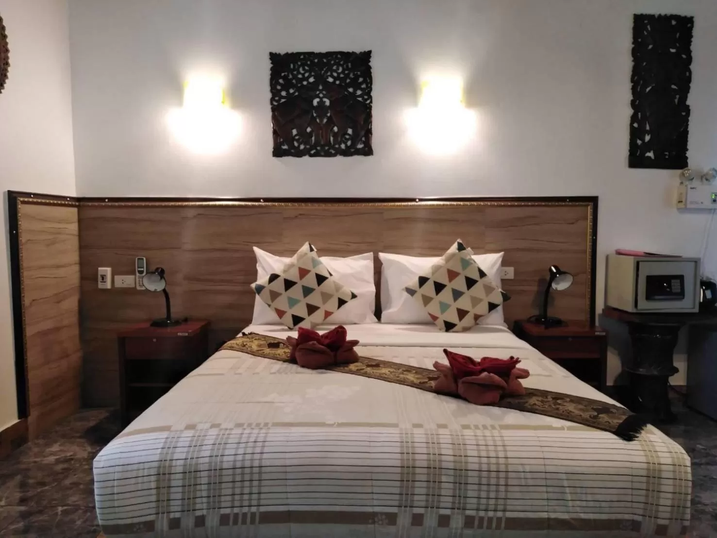 Photo of the whole room, Bed in Khao Sok Las Orquideas Resort