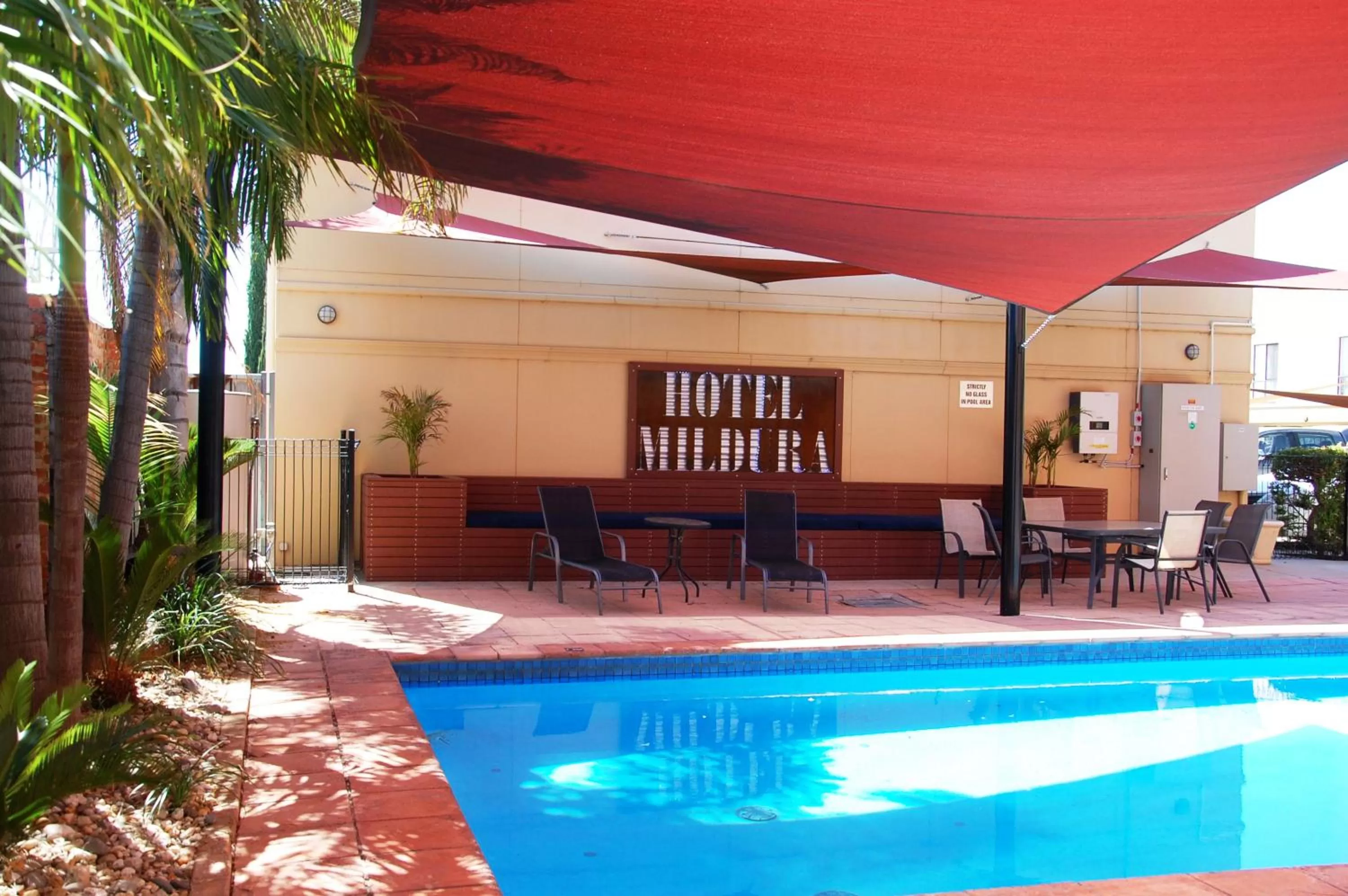 Pool view in Mercure Hotel Mildura