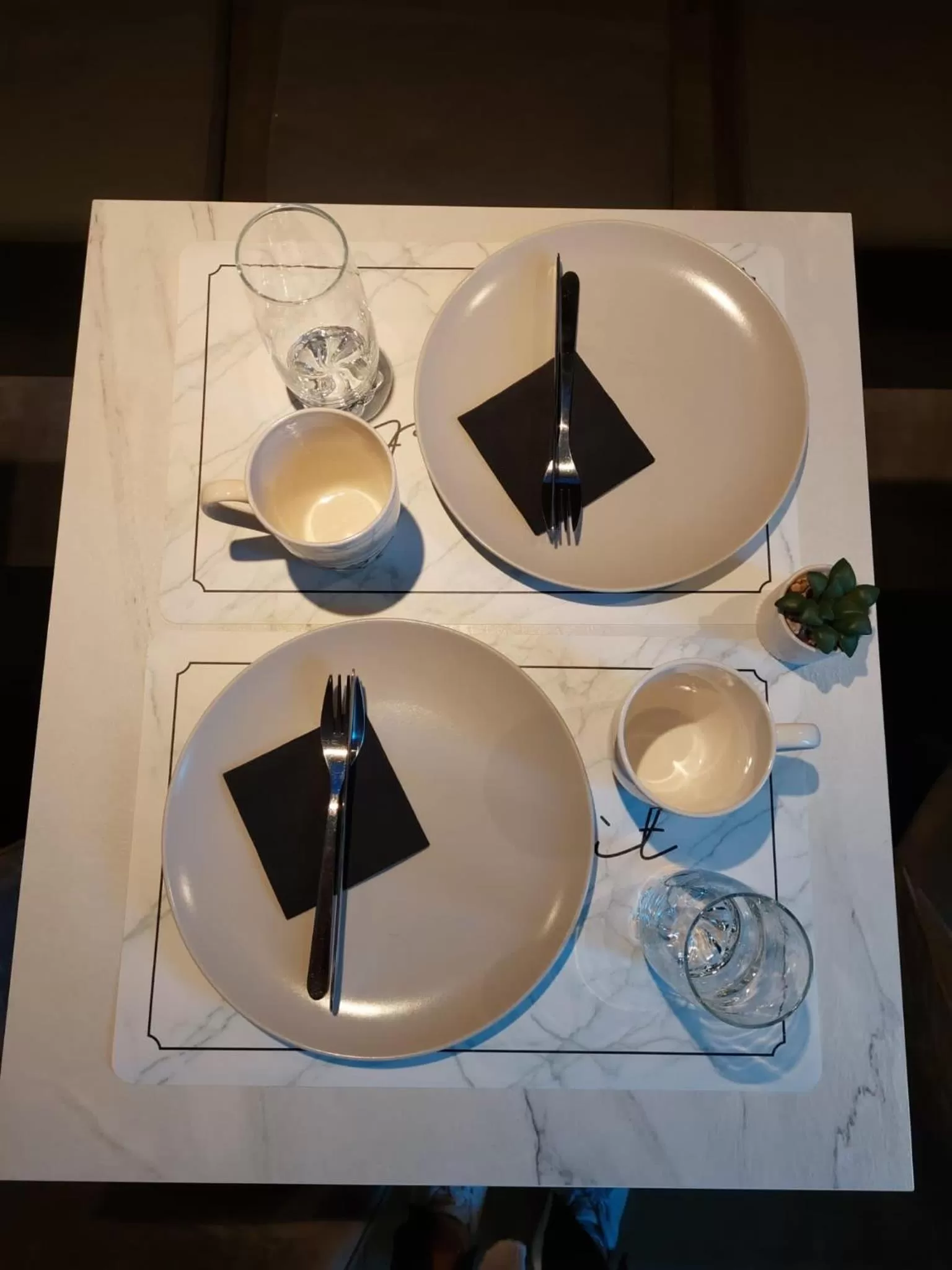 Dining Area in A8 b&b