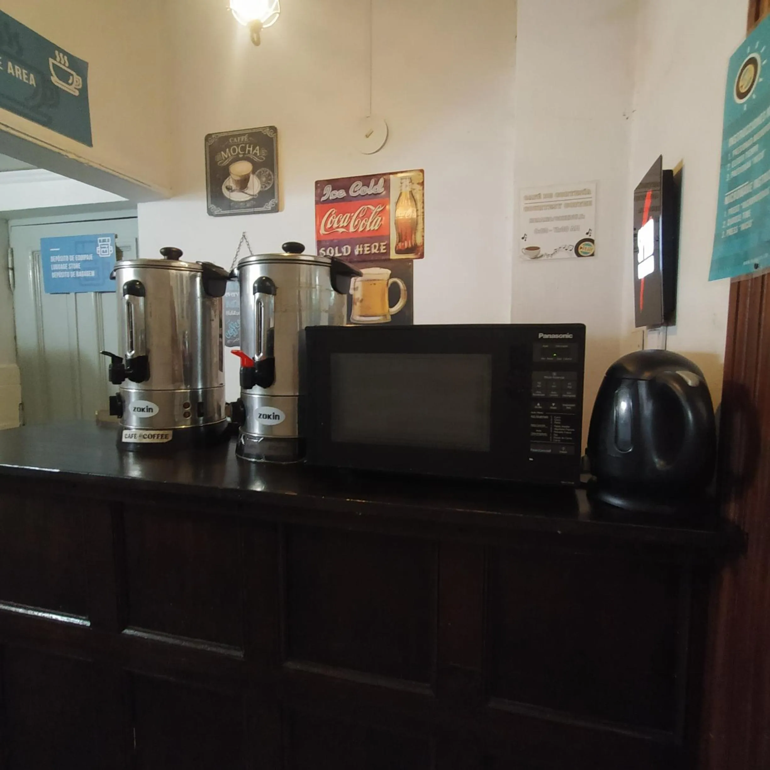 Dining area in Play Hostel Arcos