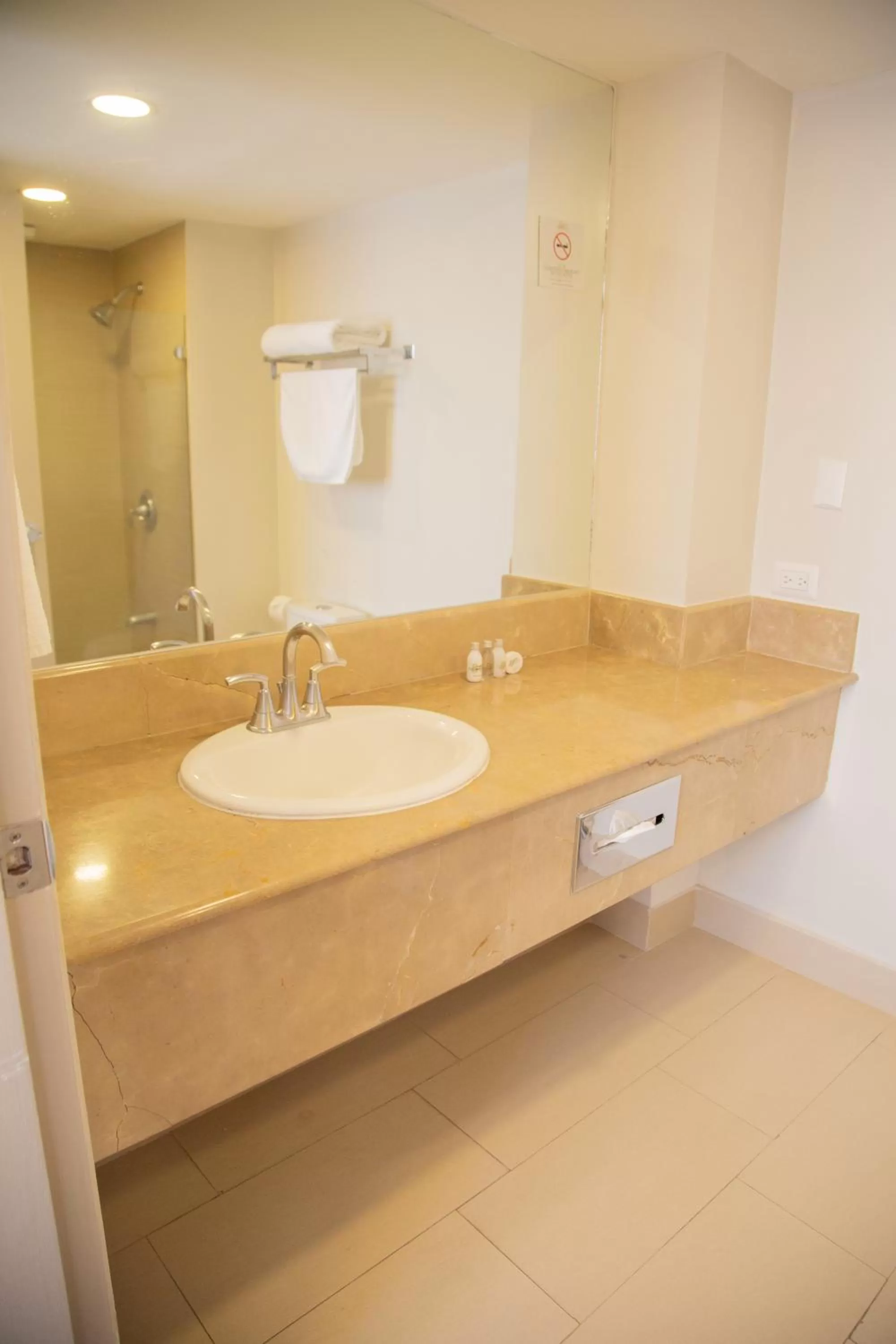 Bathroom in Taormina Hotel and Casino-Adults Only