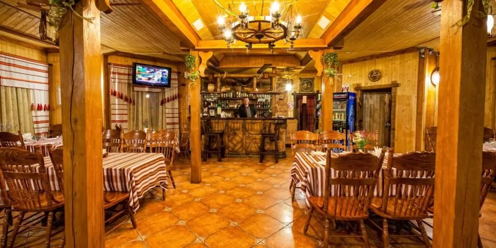 Restaurant/places to eat in Olga Deluxe