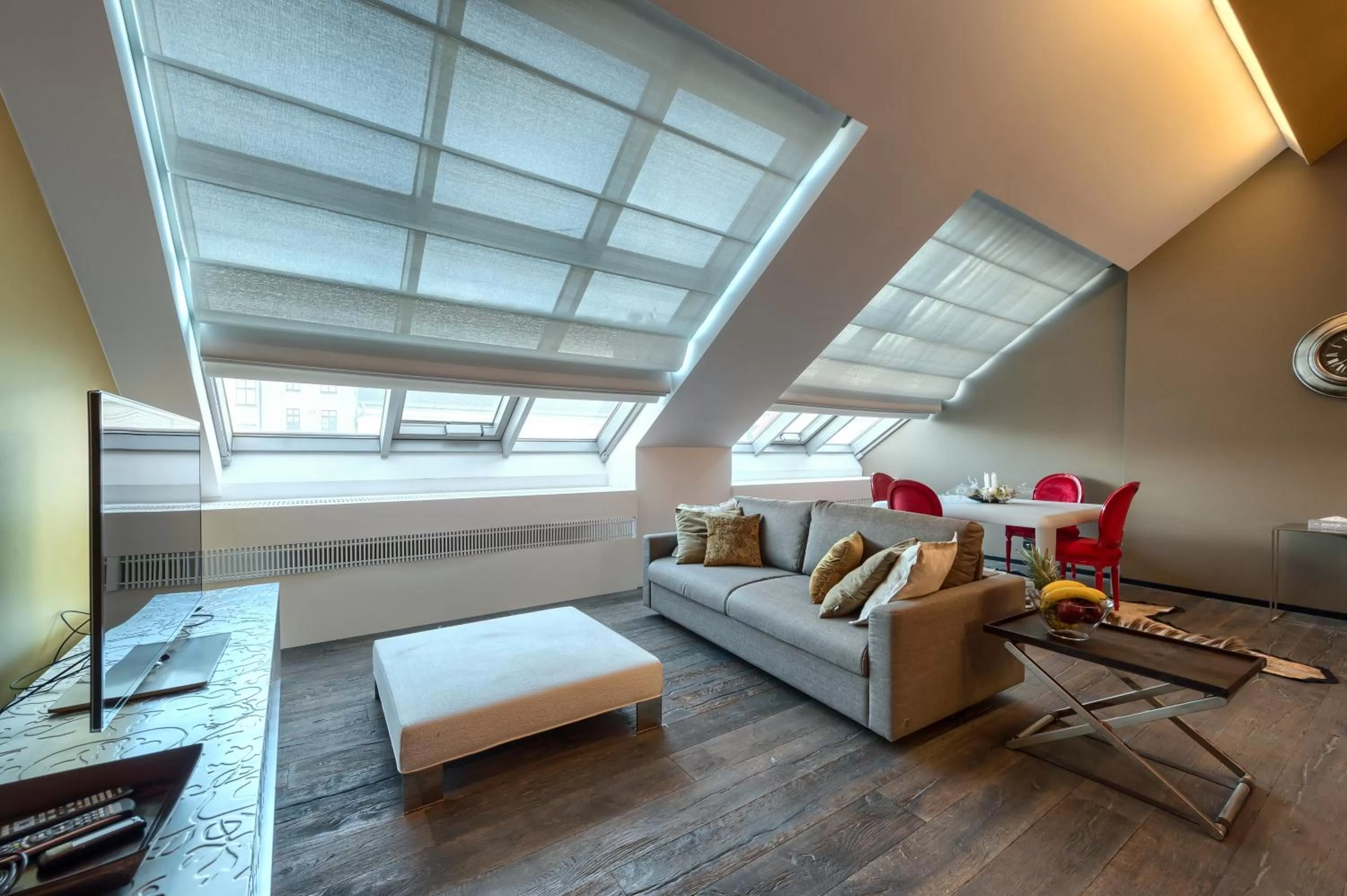 Living room in Grand Central Residence by TKC