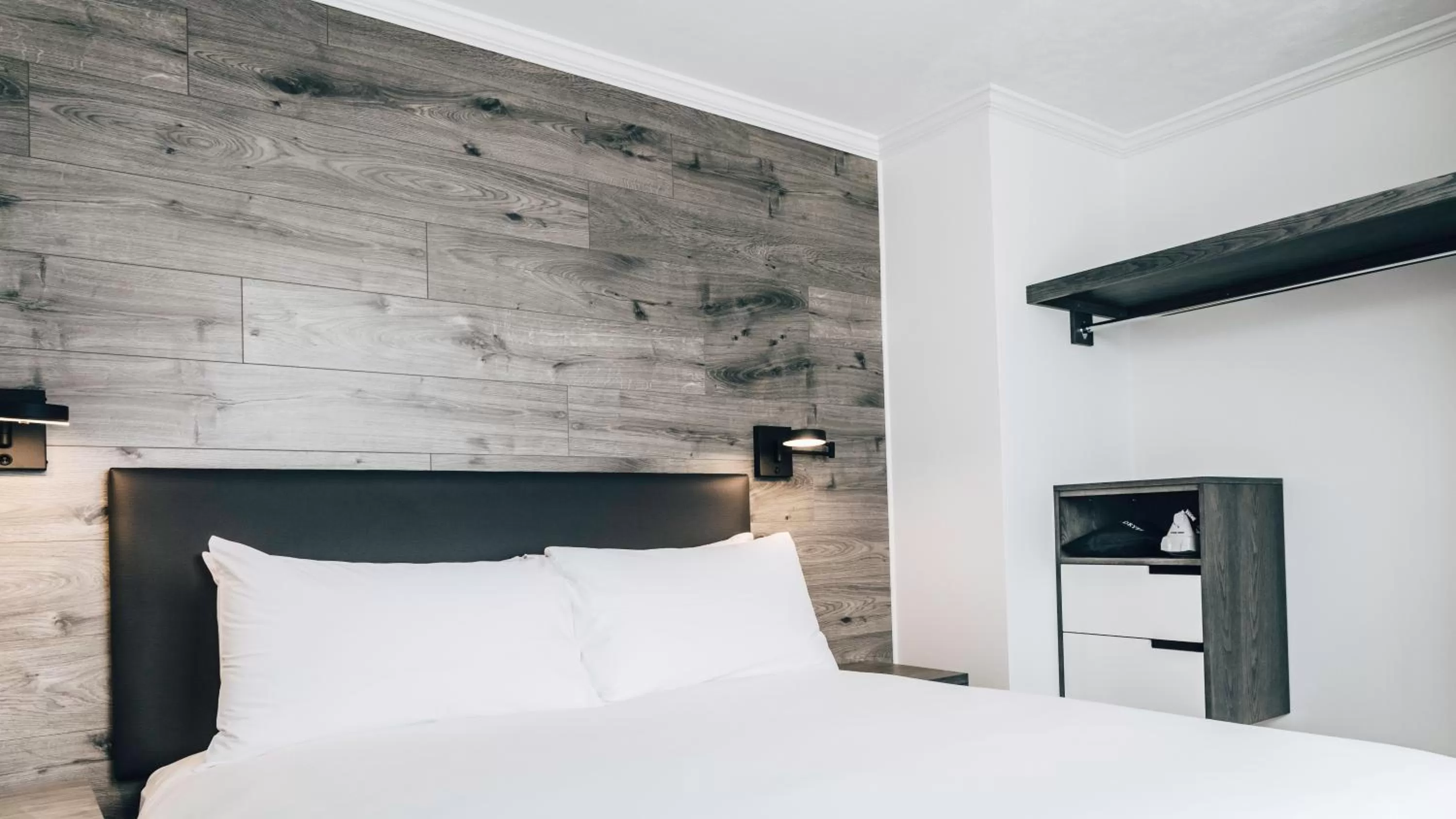 Bedroom, Bed in The Hotel on Pownal