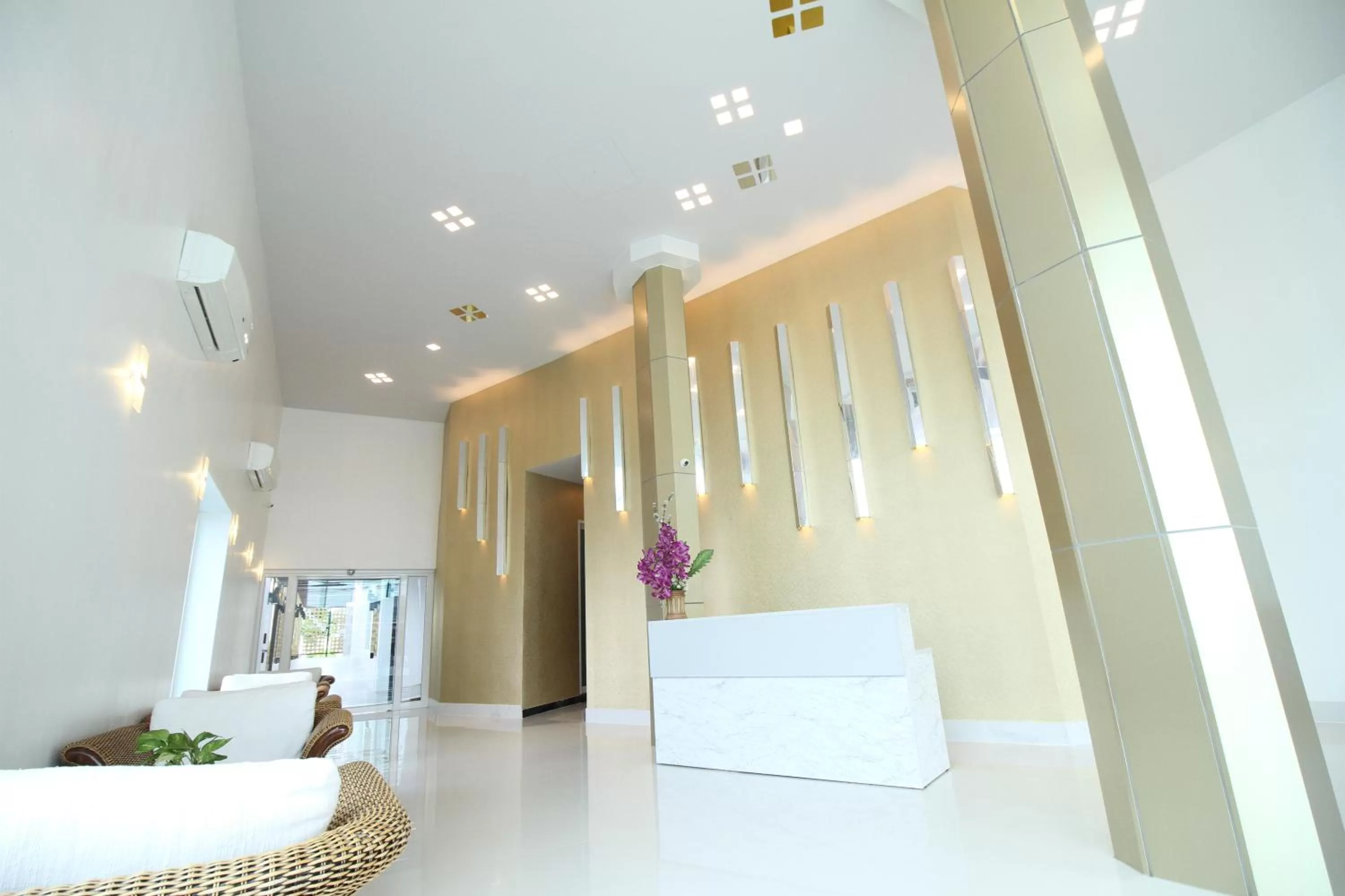 Facade/entrance in Convenient Grand Hotel