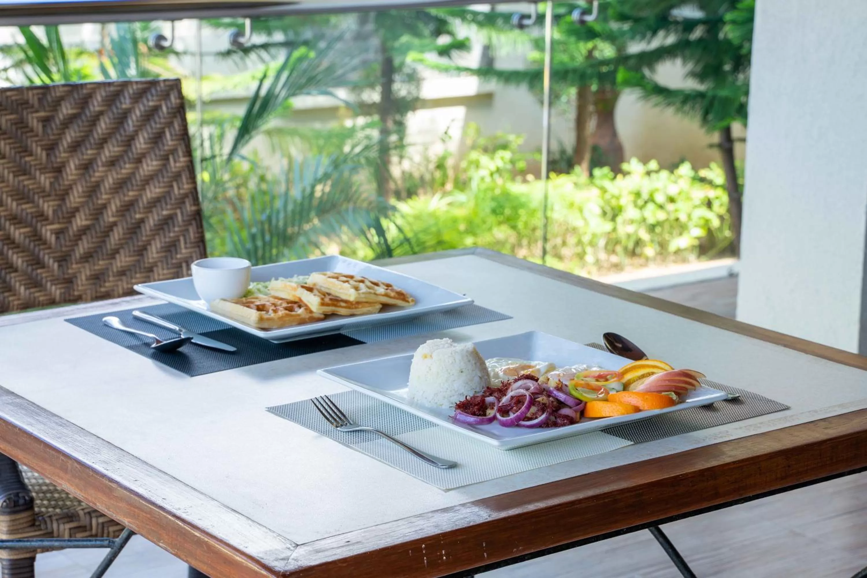 Restaurant/places to eat in MO2 Lagoon Coron