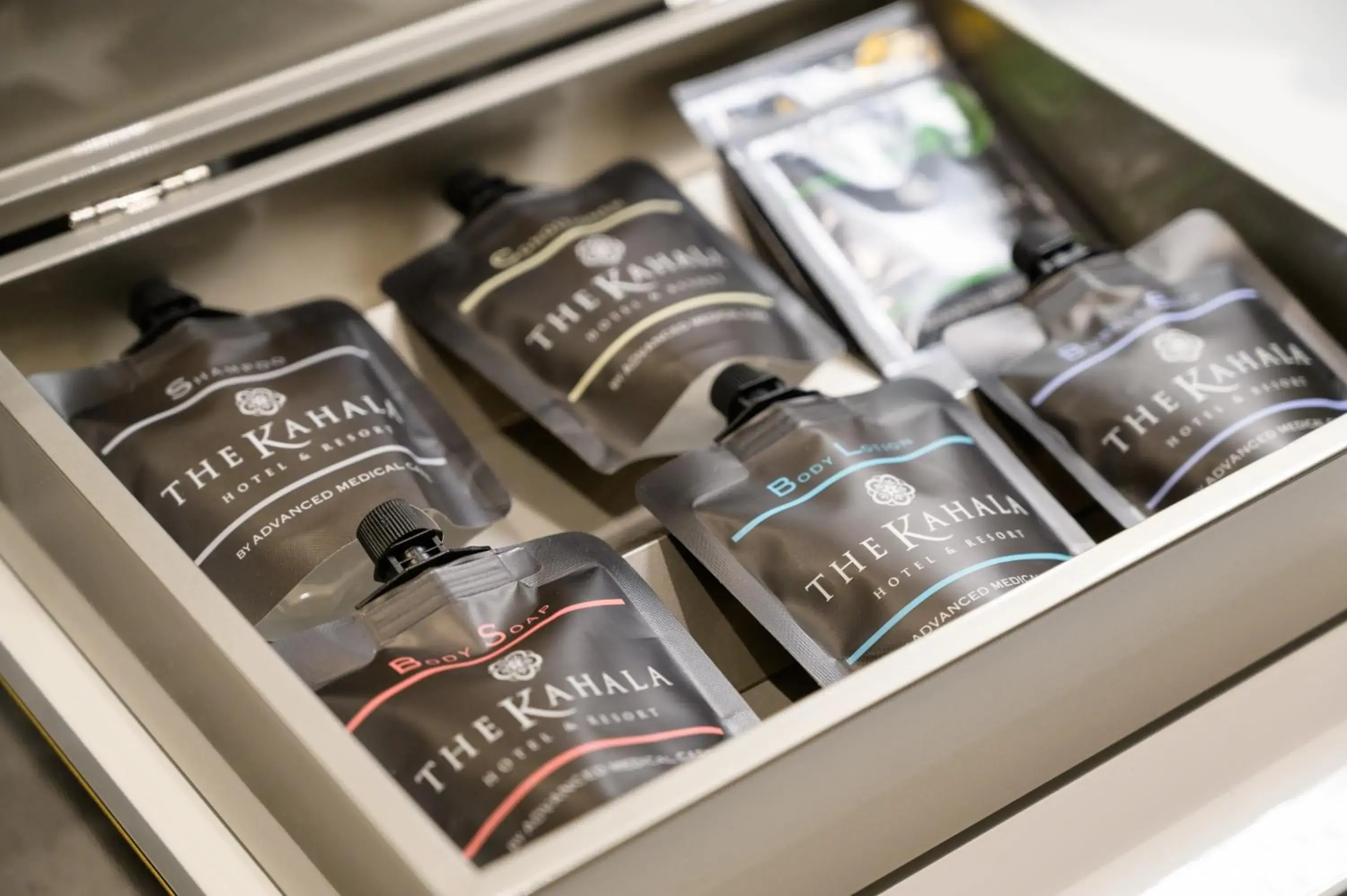 【Short Stay】The Kahala Grand Twin Upper Floor (19:00 Check in) in The Kahala Hotel & Resort Yokohama 【Short Stay】The Kahala Grand Twin Upper Floor (19:00 Check in) in The Kahala Hotel & Resort Yokohama