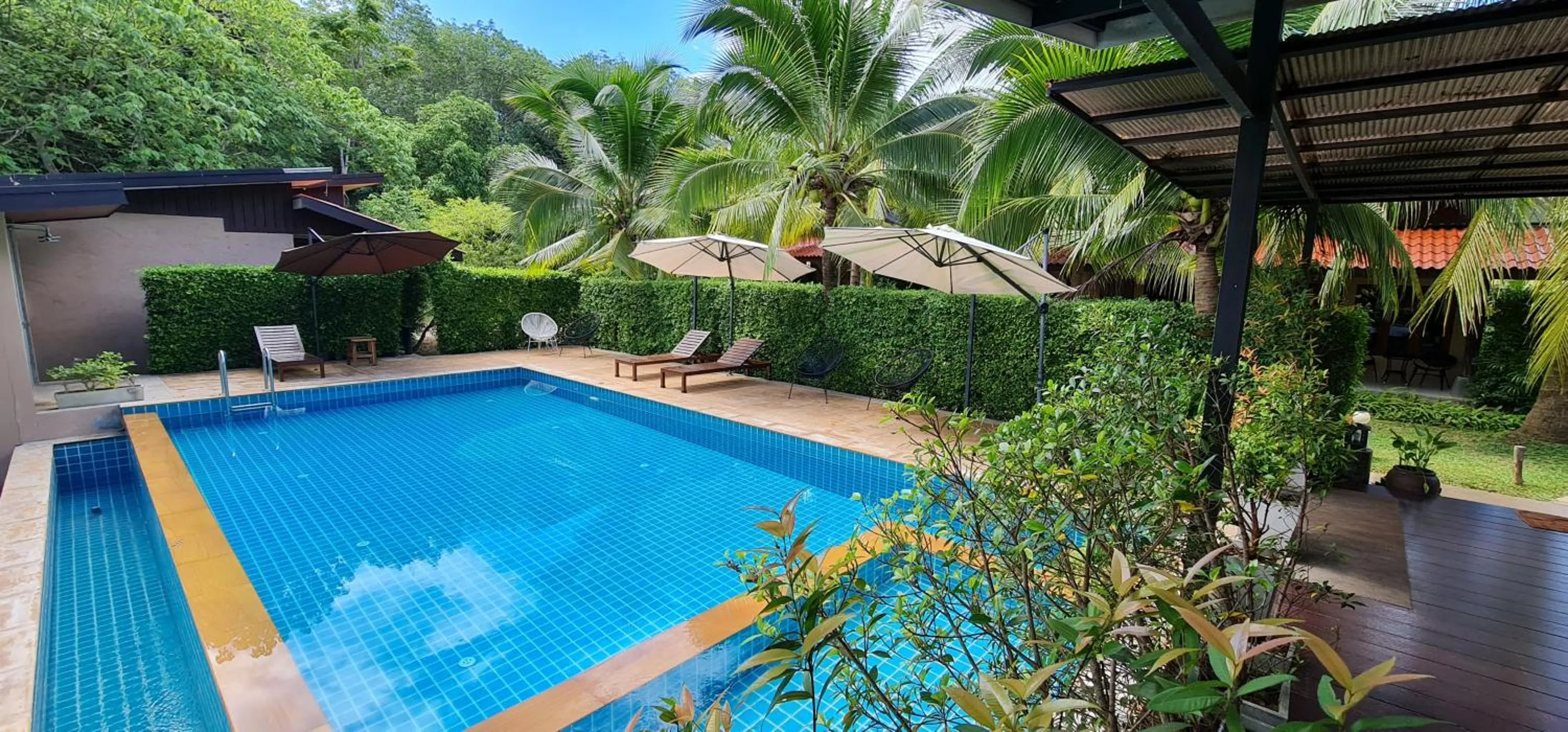 Baan Suan Rim Klong Resort