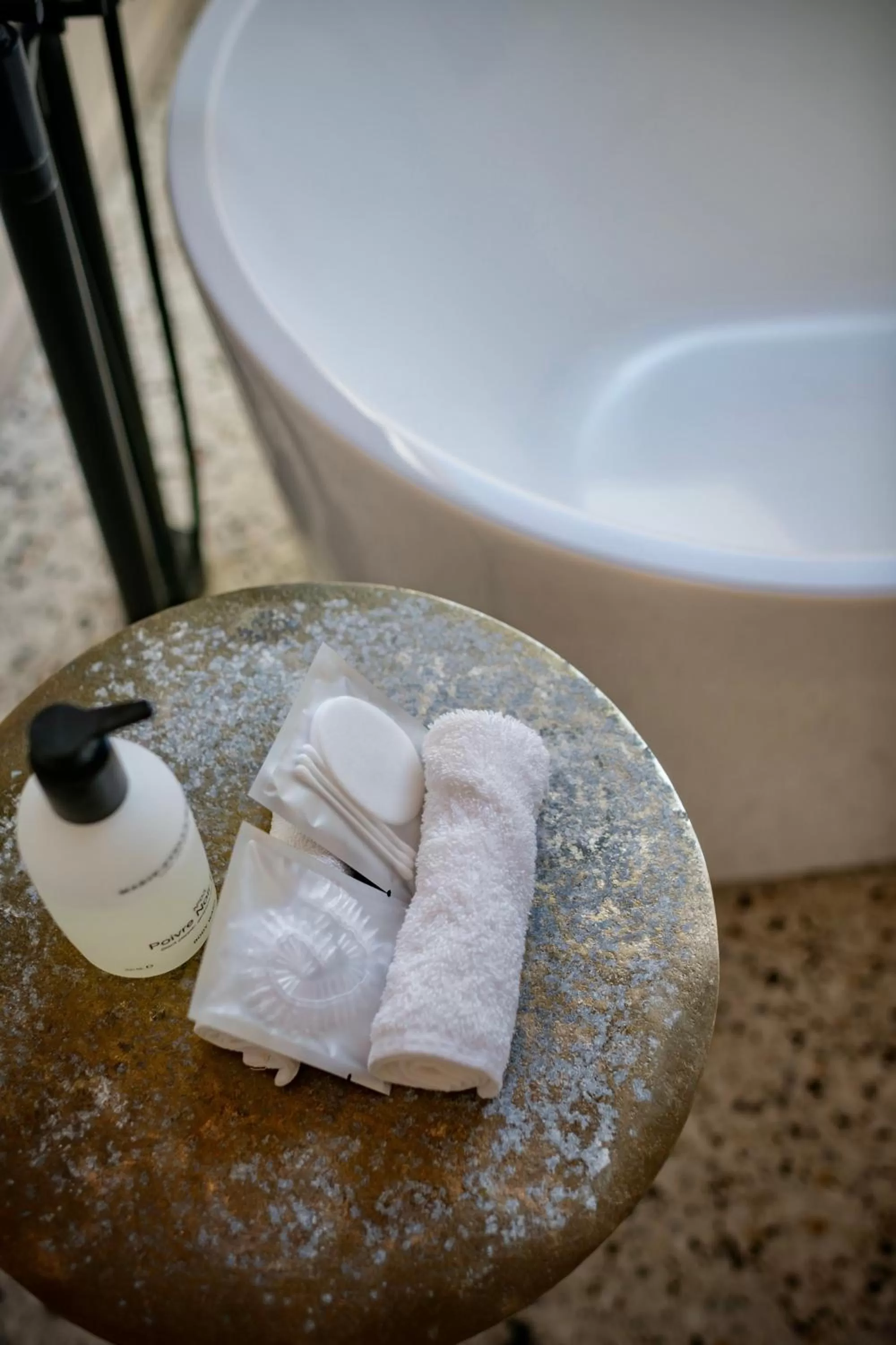 Bath in U Eat & Sleep Antwerp