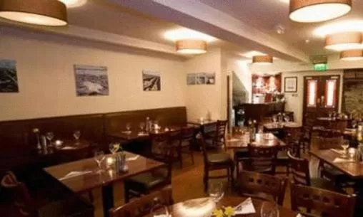 Restaurant/places to eat in The White Lady Hotel