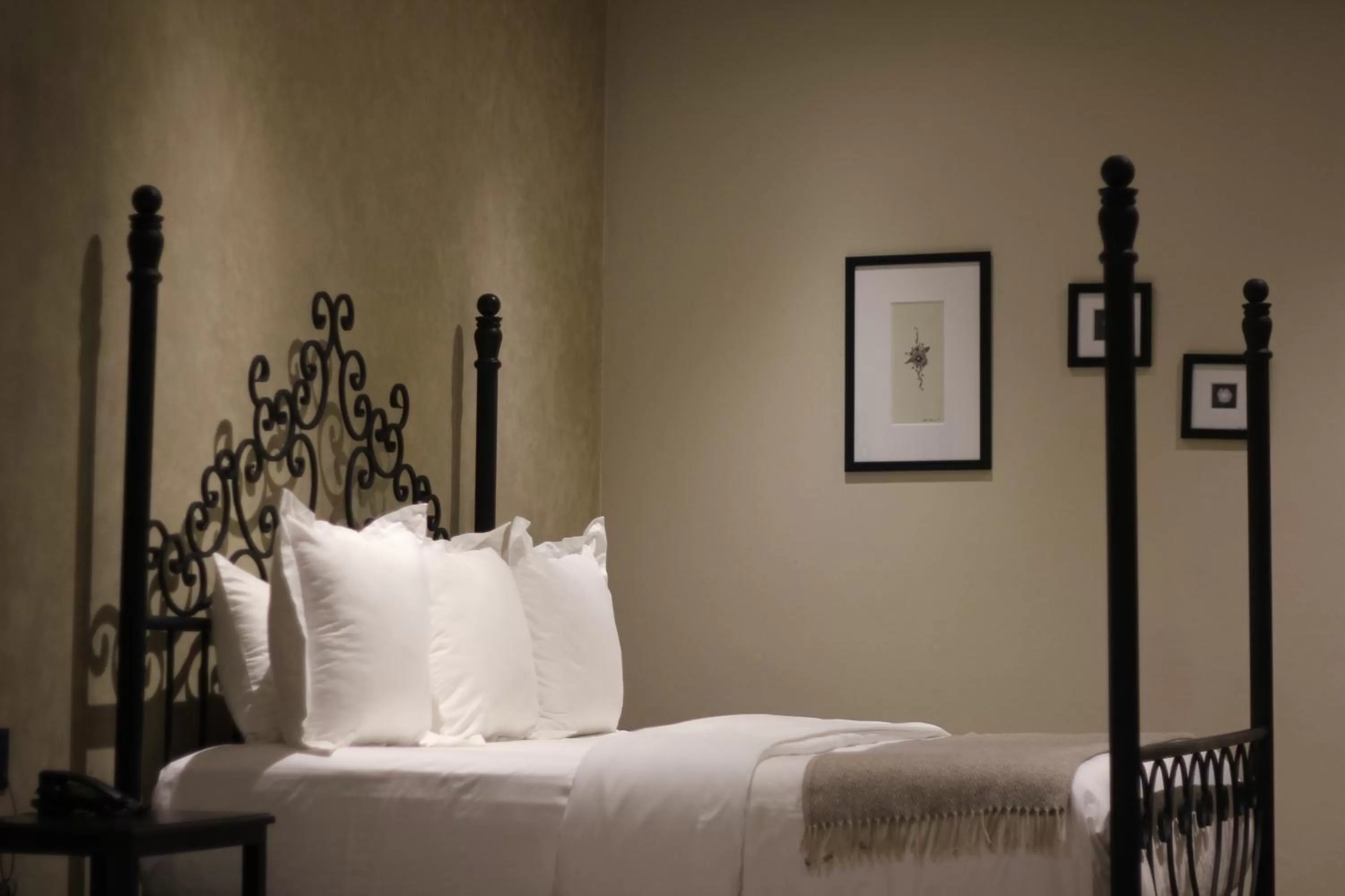 Bed in Hotel Bouquet (Adults Only)