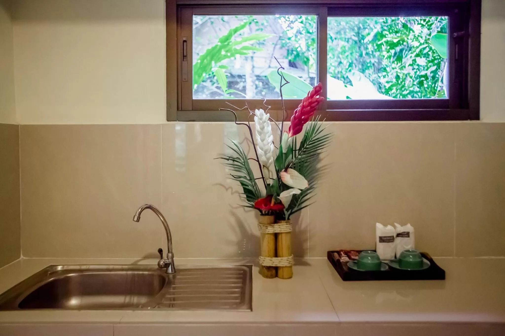 Kitchen/Kitchenette in Aonang Cliff View Resort SHA Extra Plus