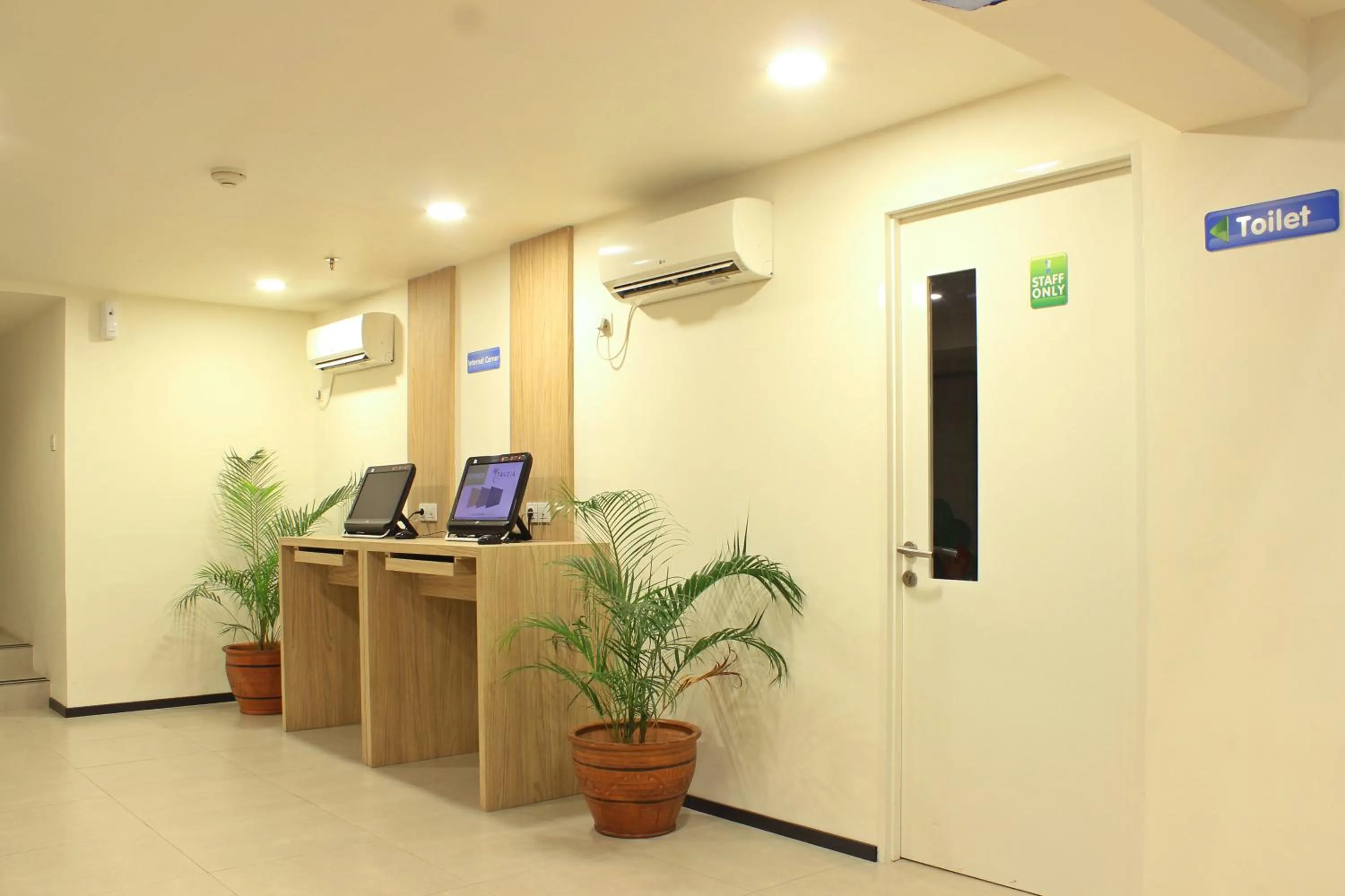 Lobby or reception in POP! Hotel Festival Citylink