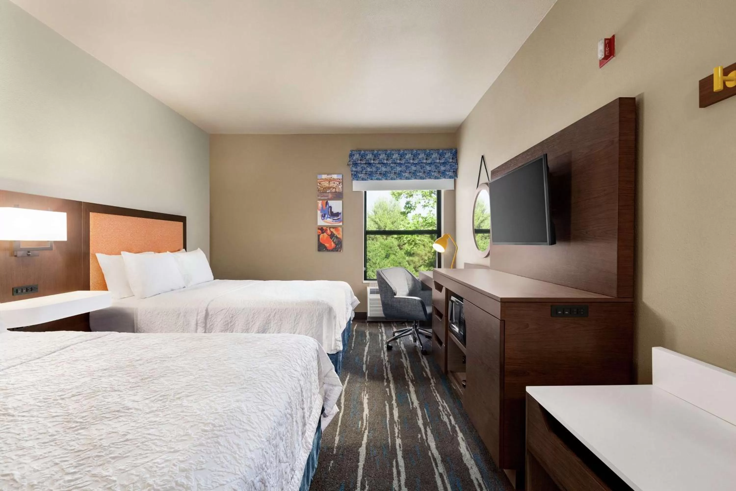 Bed in Hampton Inn Sacramento/Rancho Cordova