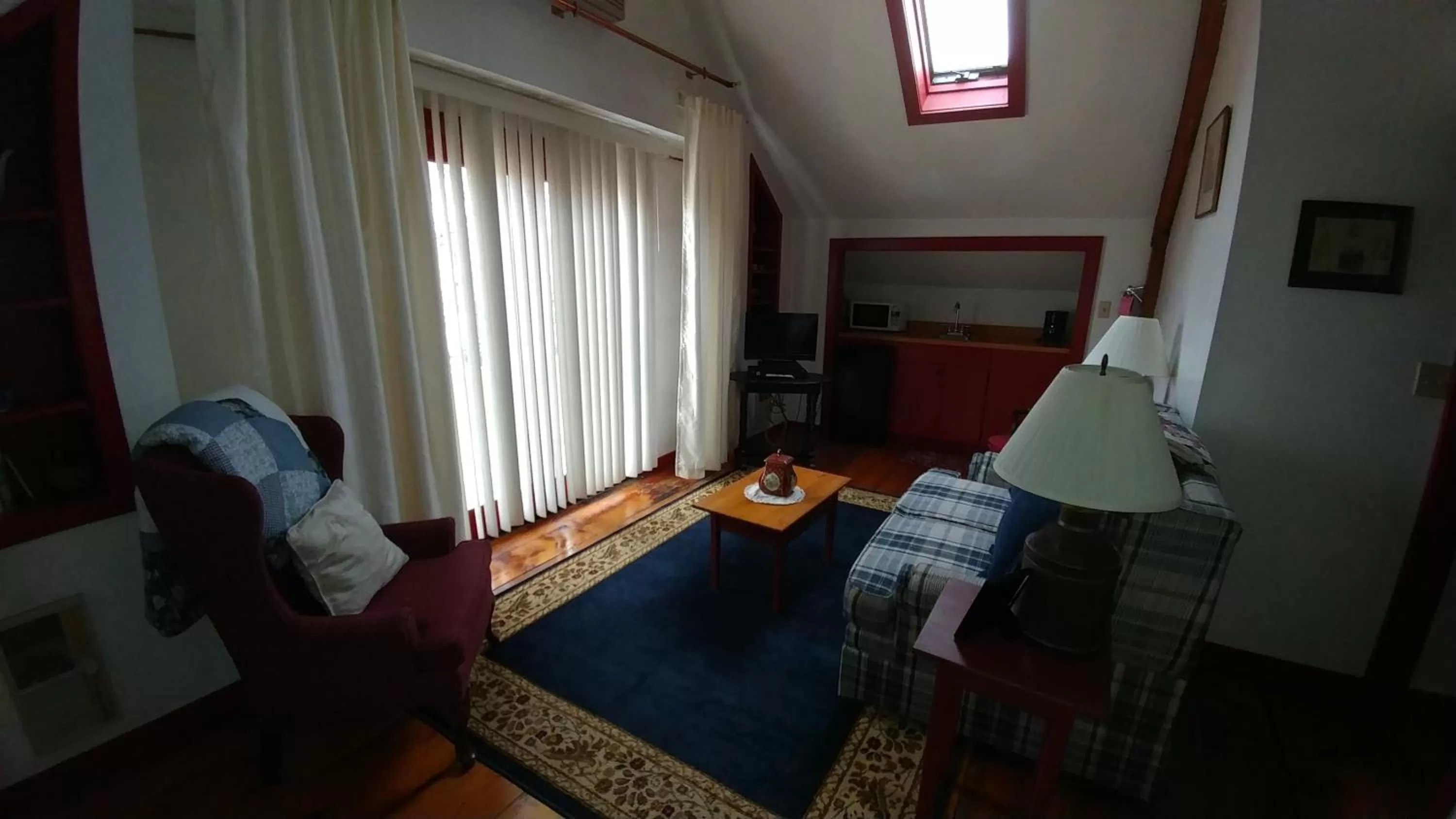 Bed in Benjamin Prescott Inn