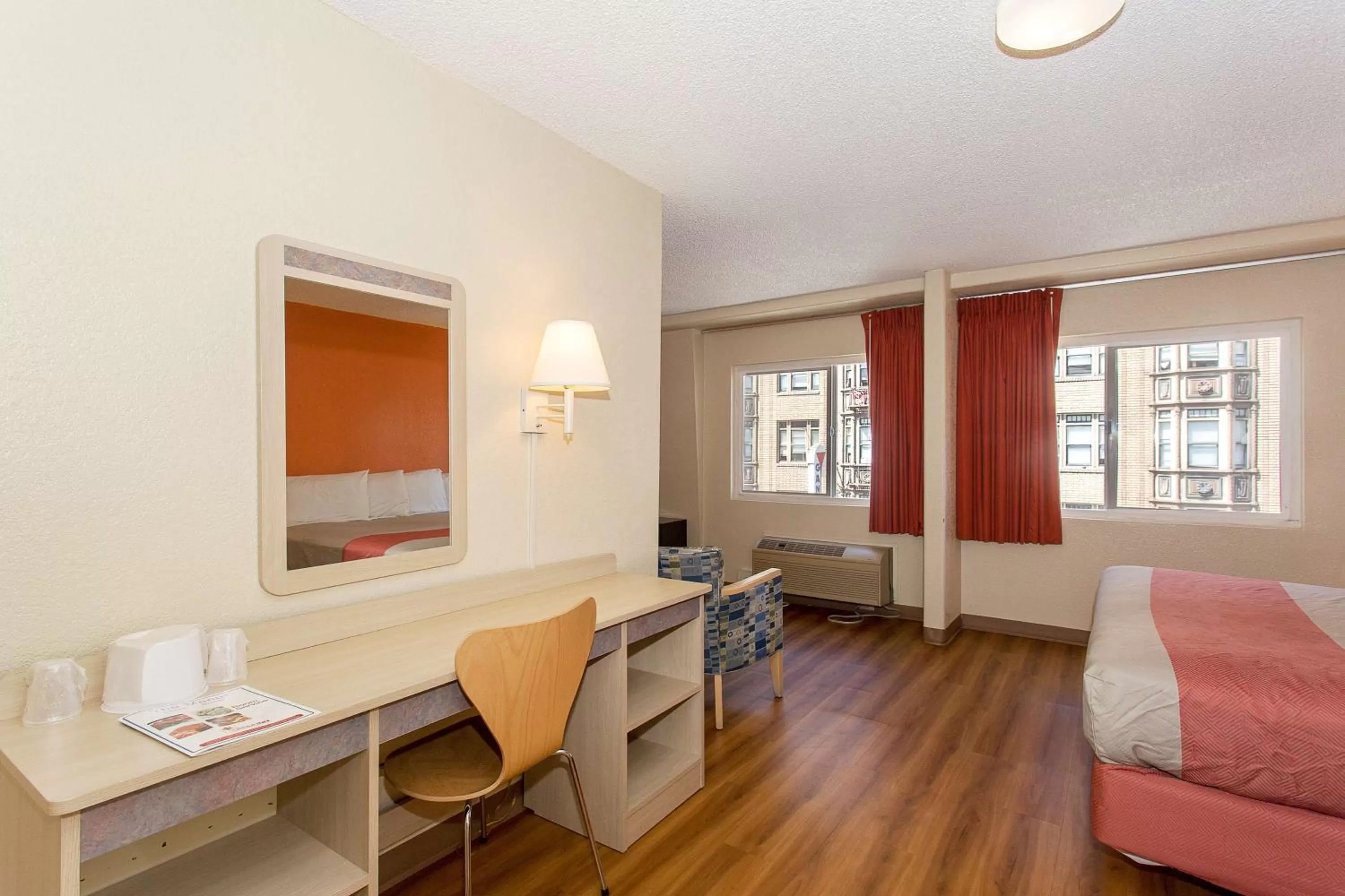 Bedroom, Bed in Cathedral Hill Hotel